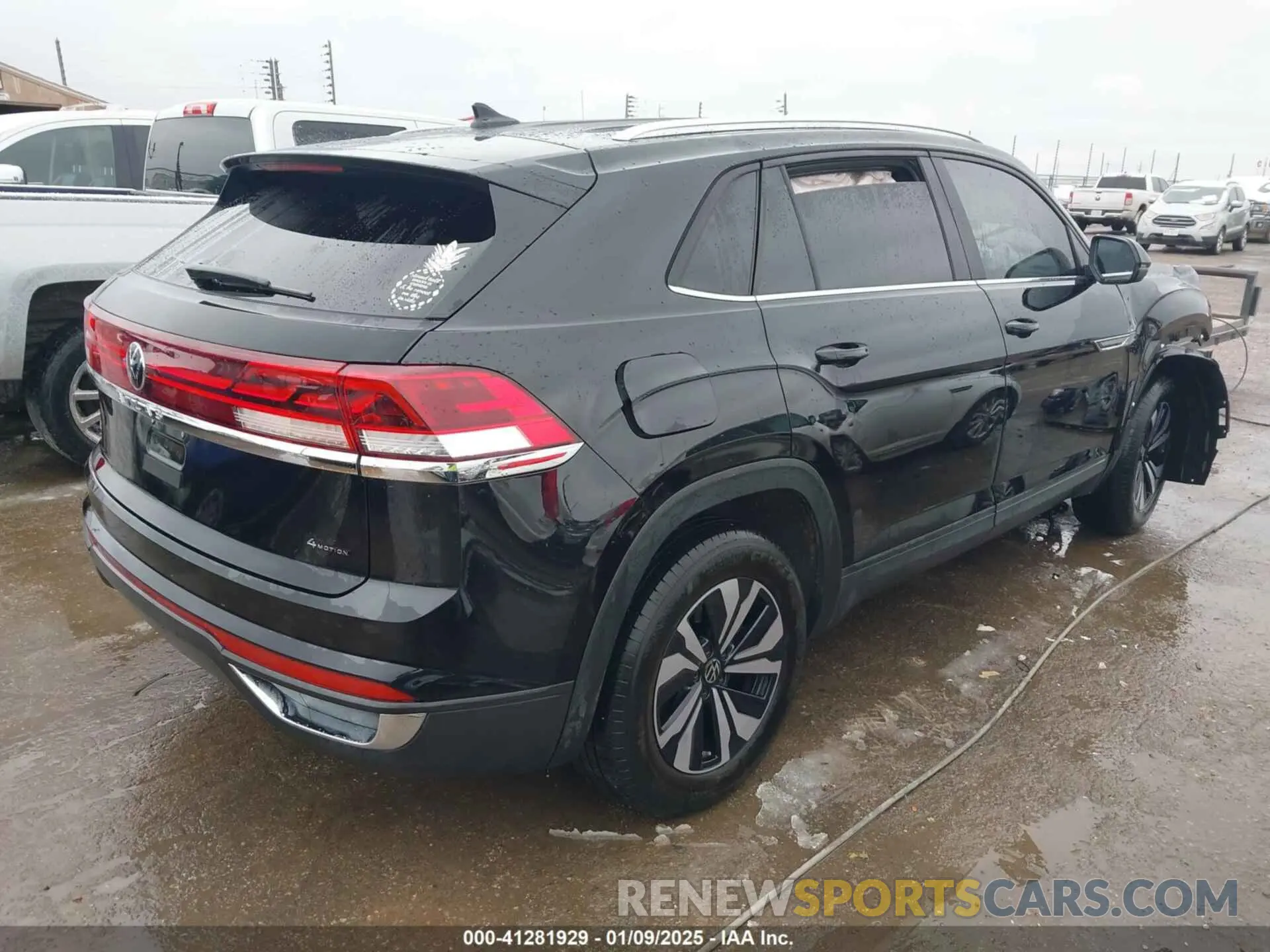 4 Photograph of a damaged car 1V2LE2CA7RC210703 VOLKSWAGEN ATLAS CROSS SPORT 2024
