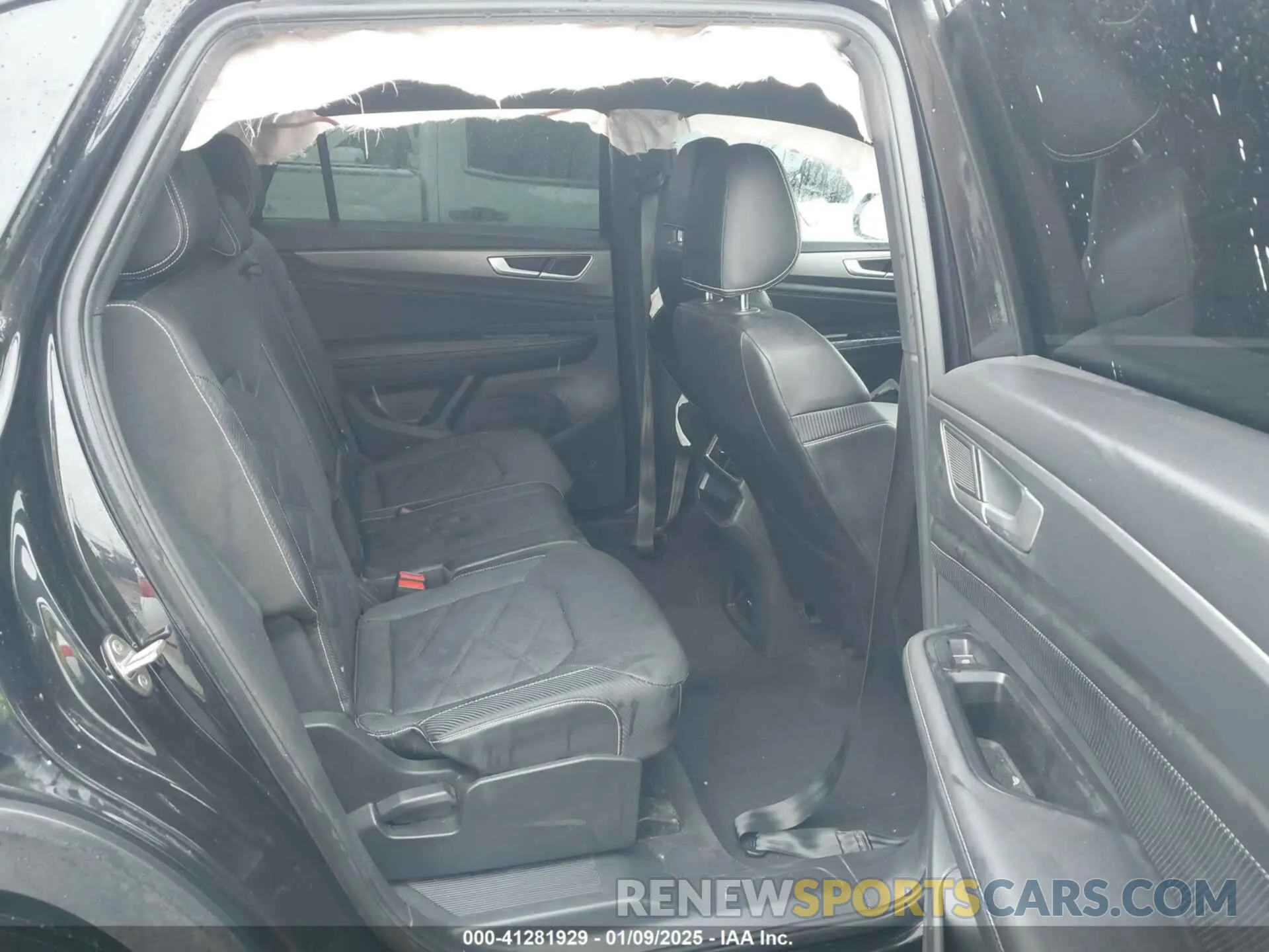 8 Photograph of a damaged car 1V2LE2CA7RC210703 VOLKSWAGEN ATLAS CROSS SPORT 2024