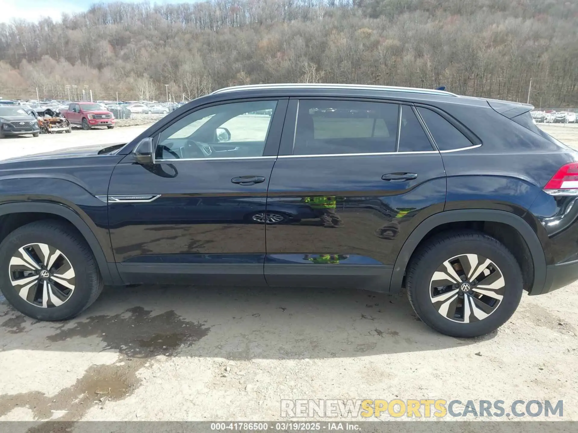 15 Photograph of a damaged car 1V2LE2CA7RC230983 VOLKSWAGEN ATLAS CROSS SPORT 2024