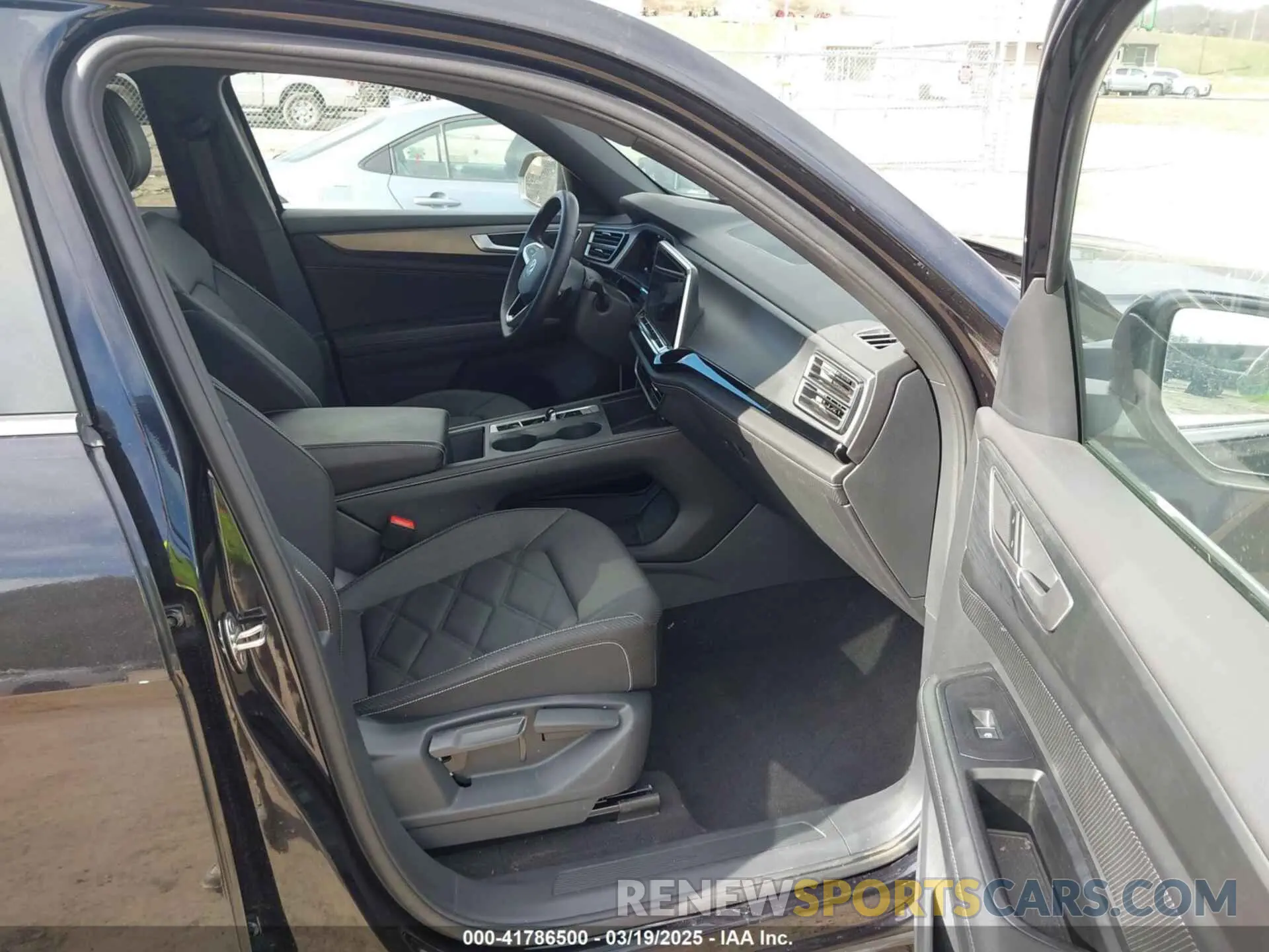 5 Photograph of a damaged car 1V2LE2CA7RC230983 VOLKSWAGEN ATLAS CROSS SPORT 2024