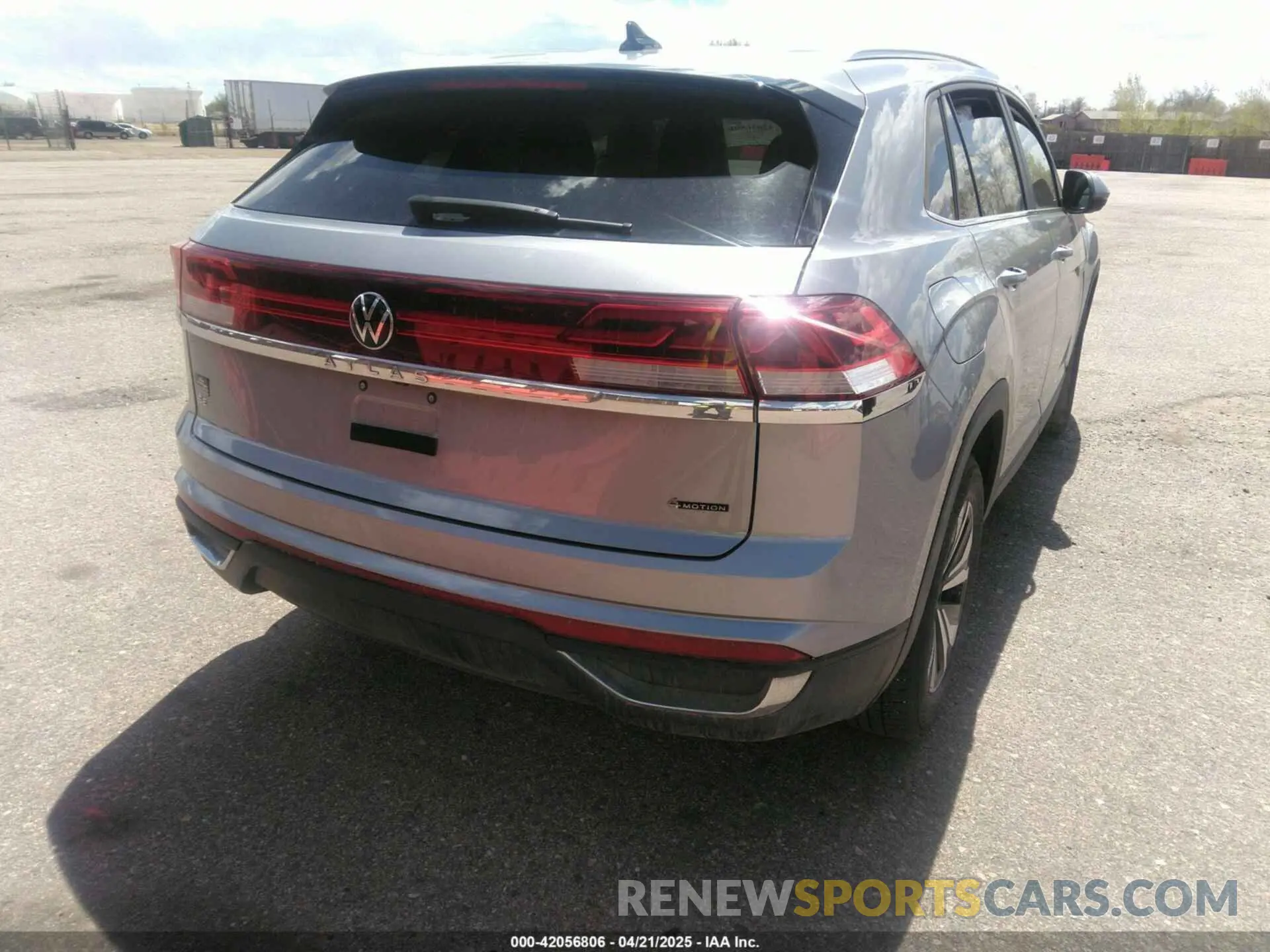 4 Photograph of a damaged car 1V2LE2CAXRC206712 VOLKSWAGEN ATLAS CROSS SPORT 2024