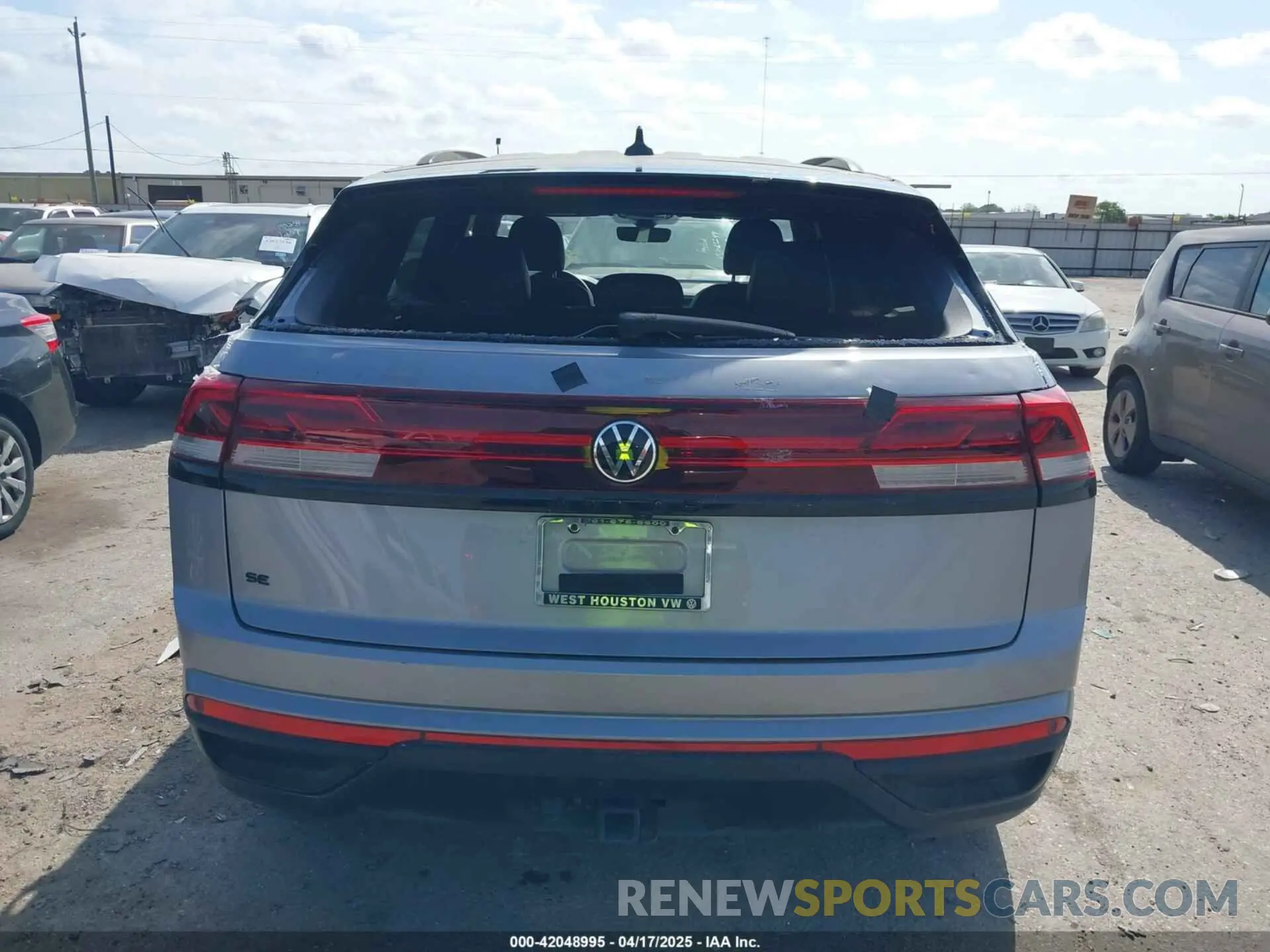 16 Photograph of a damaged car 1V2WE2CA0RC201550 VOLKSWAGEN ATLAS CROSS SPORT 2024