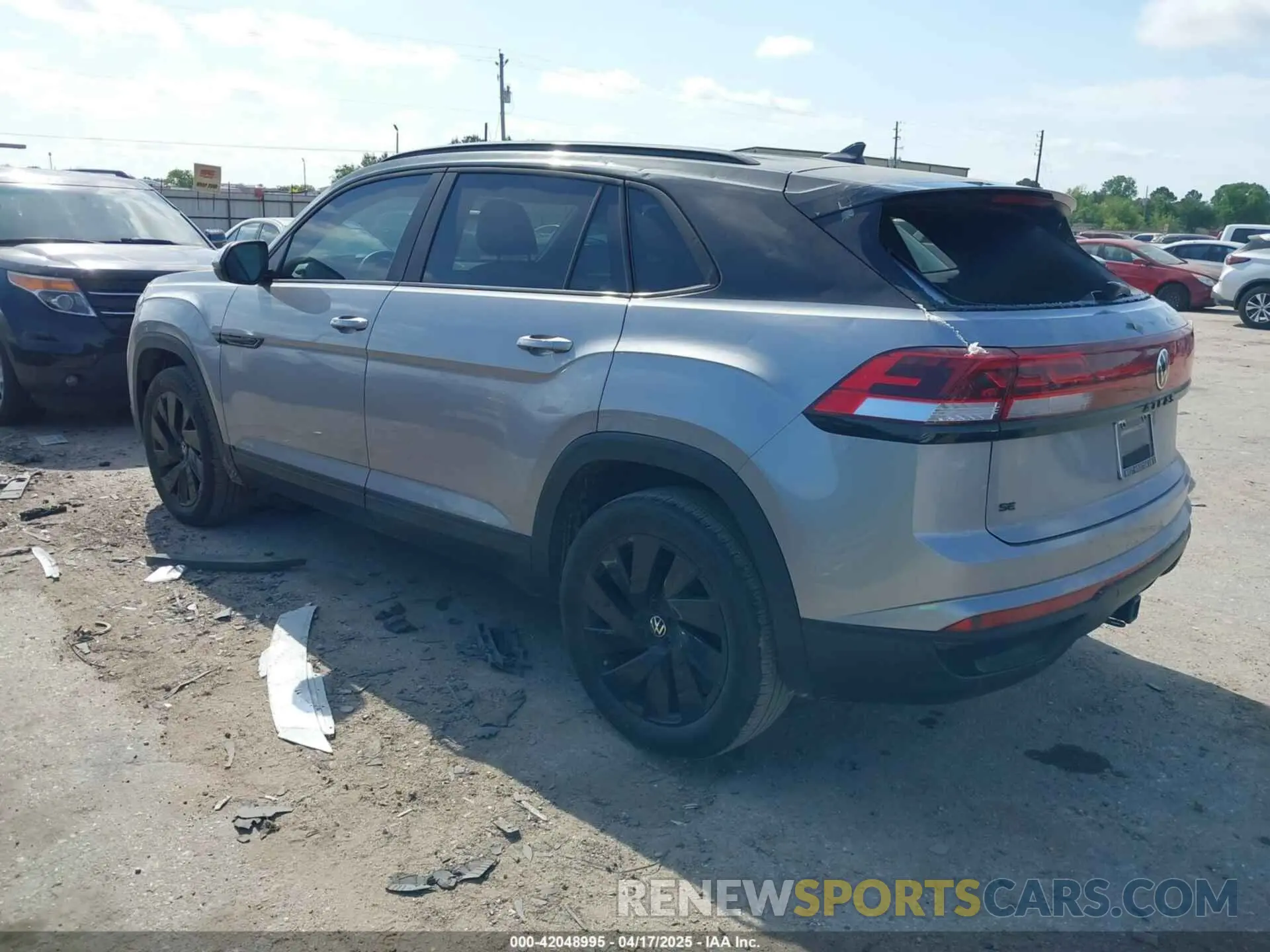 3 Photograph of a damaged car 1V2WE2CA0RC201550 VOLKSWAGEN ATLAS CROSS SPORT 2024