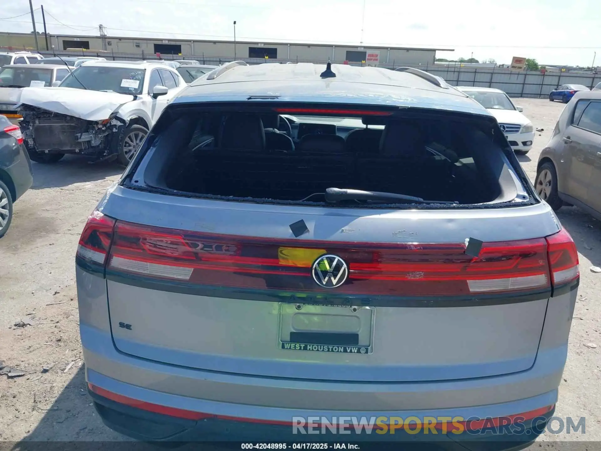 6 Photograph of a damaged car 1V2WE2CA0RC201550 VOLKSWAGEN ATLAS CROSS SPORT 2024
