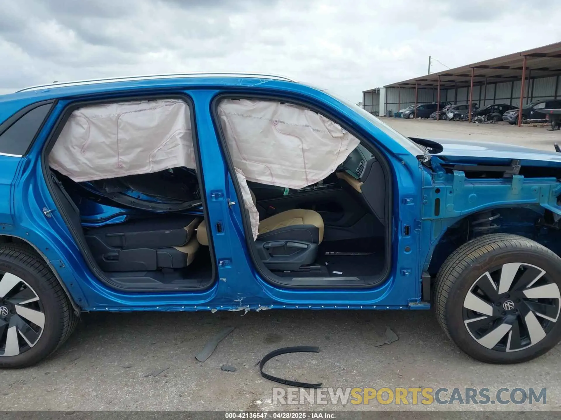 14 Photograph of a damaged car 1V2WE2CA2RC208807 VOLKSWAGEN ATLAS CROSS SPORT 2024