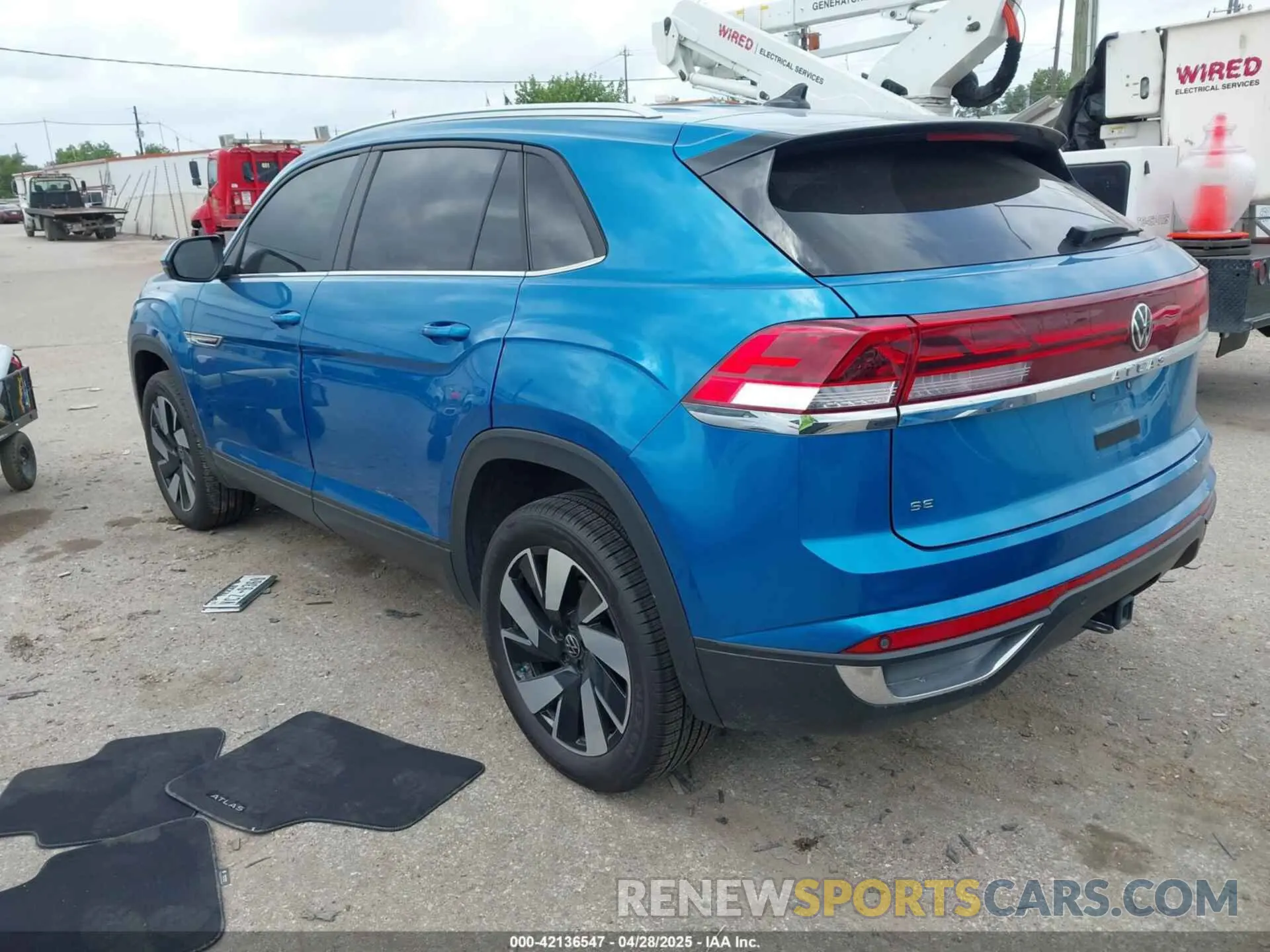 3 Photograph of a damaged car 1V2WE2CA2RC208807 VOLKSWAGEN ATLAS CROSS SPORT 2024