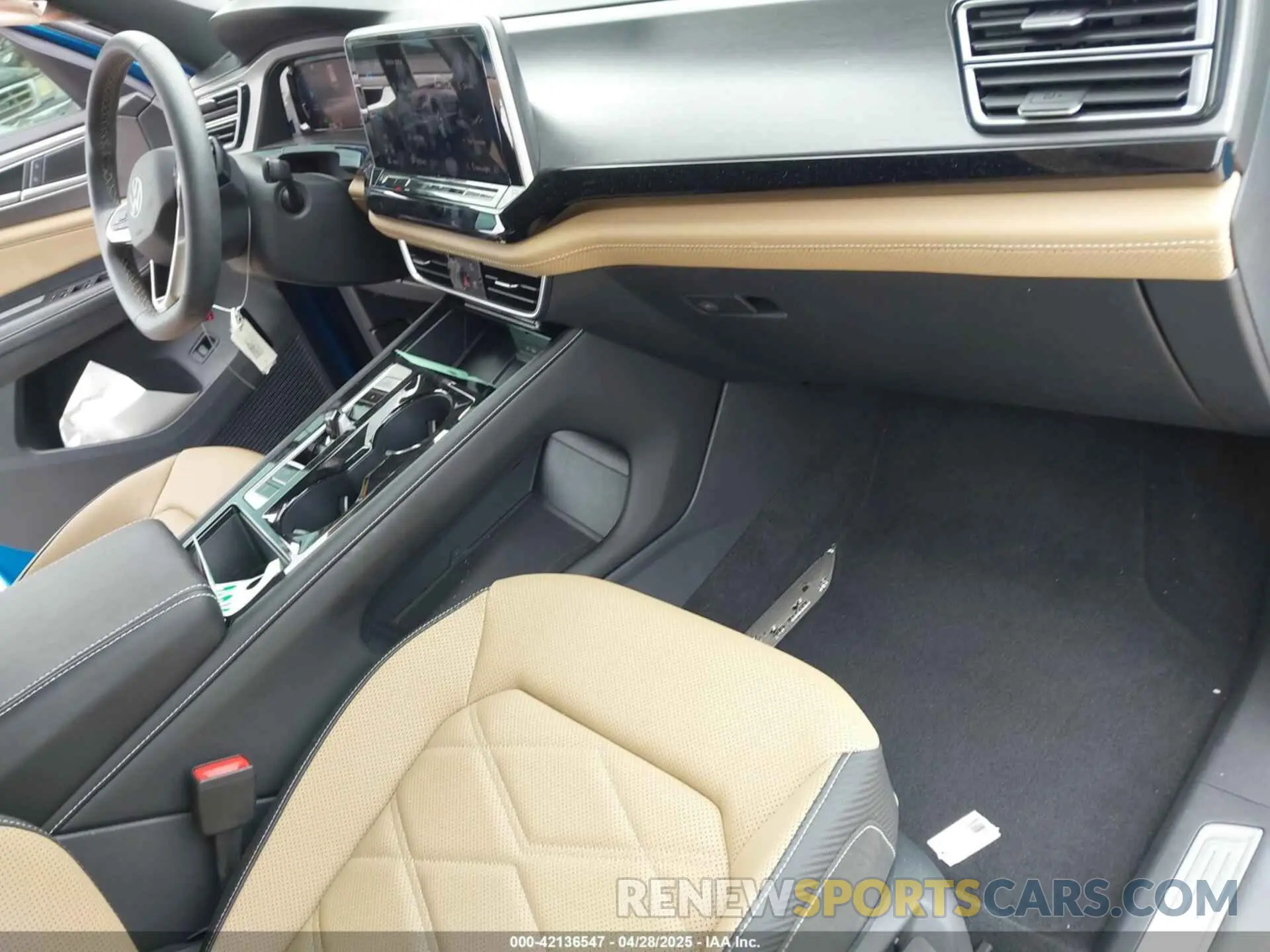 5 Photograph of a damaged car 1V2WE2CA2RC208807 VOLKSWAGEN ATLAS CROSS SPORT 2024