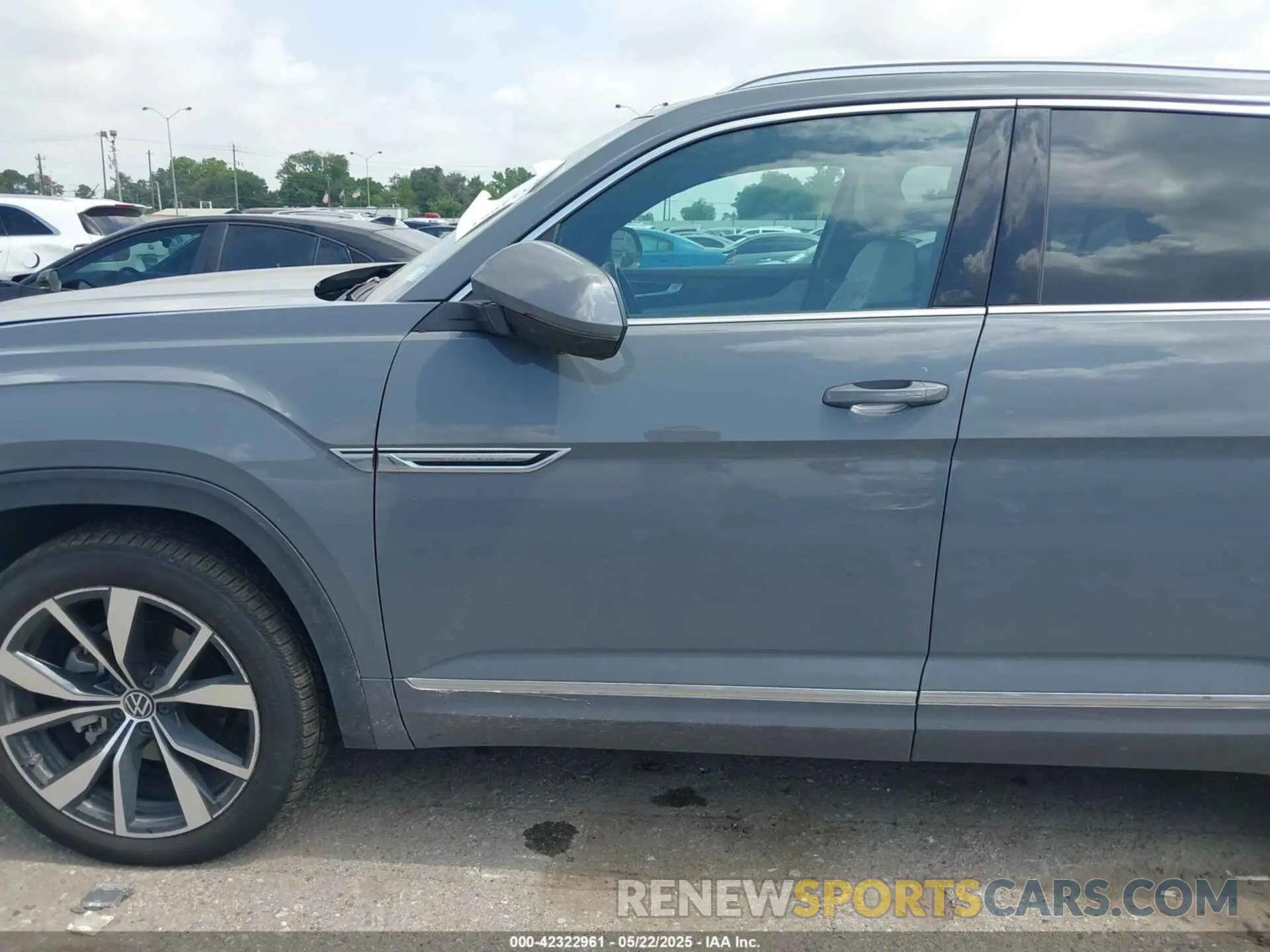 15 Photograph of a damaged car 1V2FE2CA1SC205287 VOLKSWAGEN ATLAS CROSS SPORT 2025