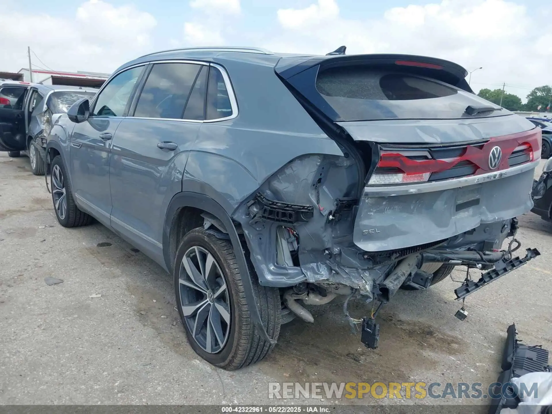 3 Photograph of a damaged car 1V2FE2CA1SC205287 VOLKSWAGEN ATLAS CROSS SPORT 2025