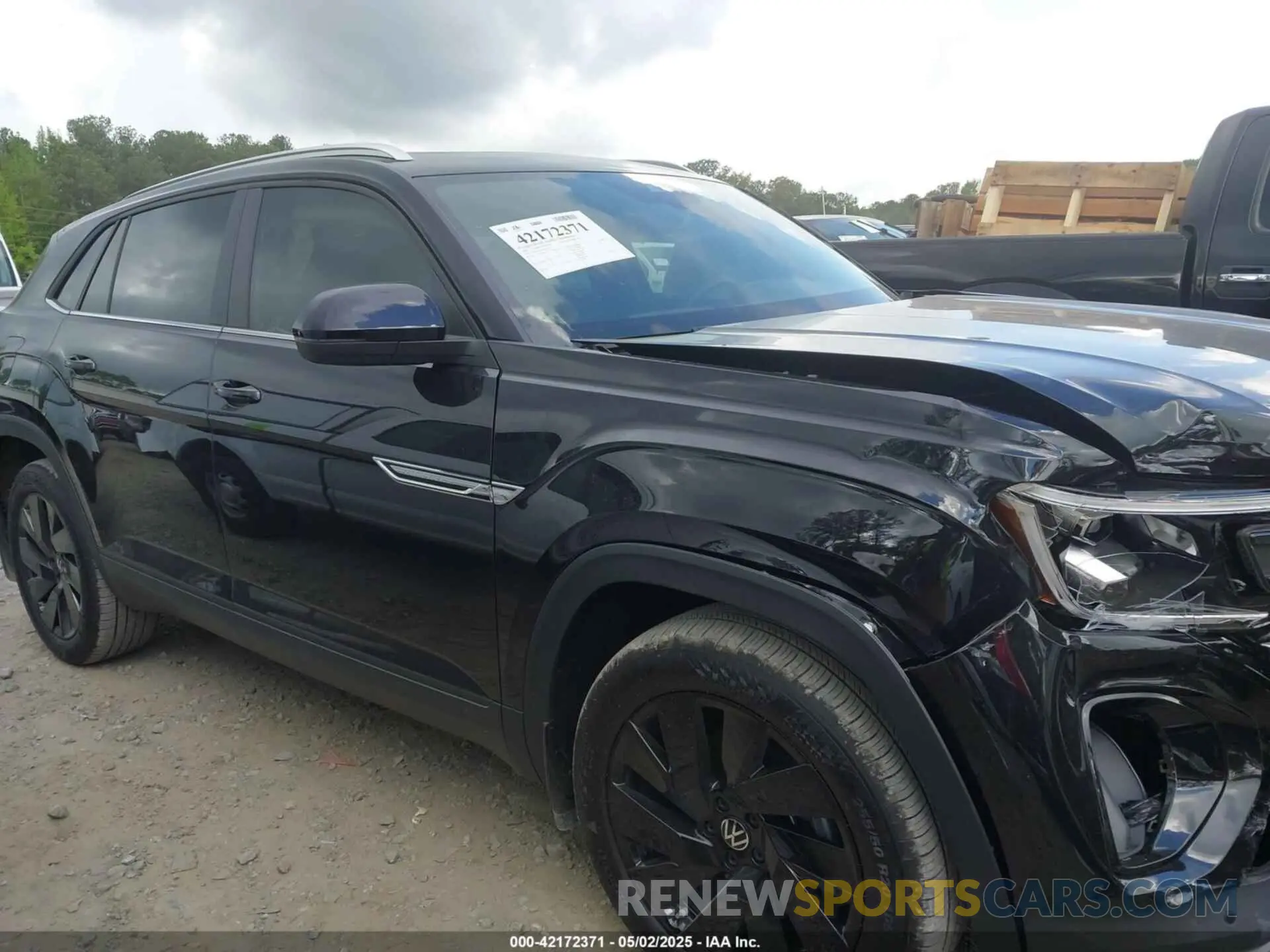 13 Photograph of a damaged car 1V2JE2CA4SC210090 VOLKSWAGEN ATLAS CROSS SPORT 2025