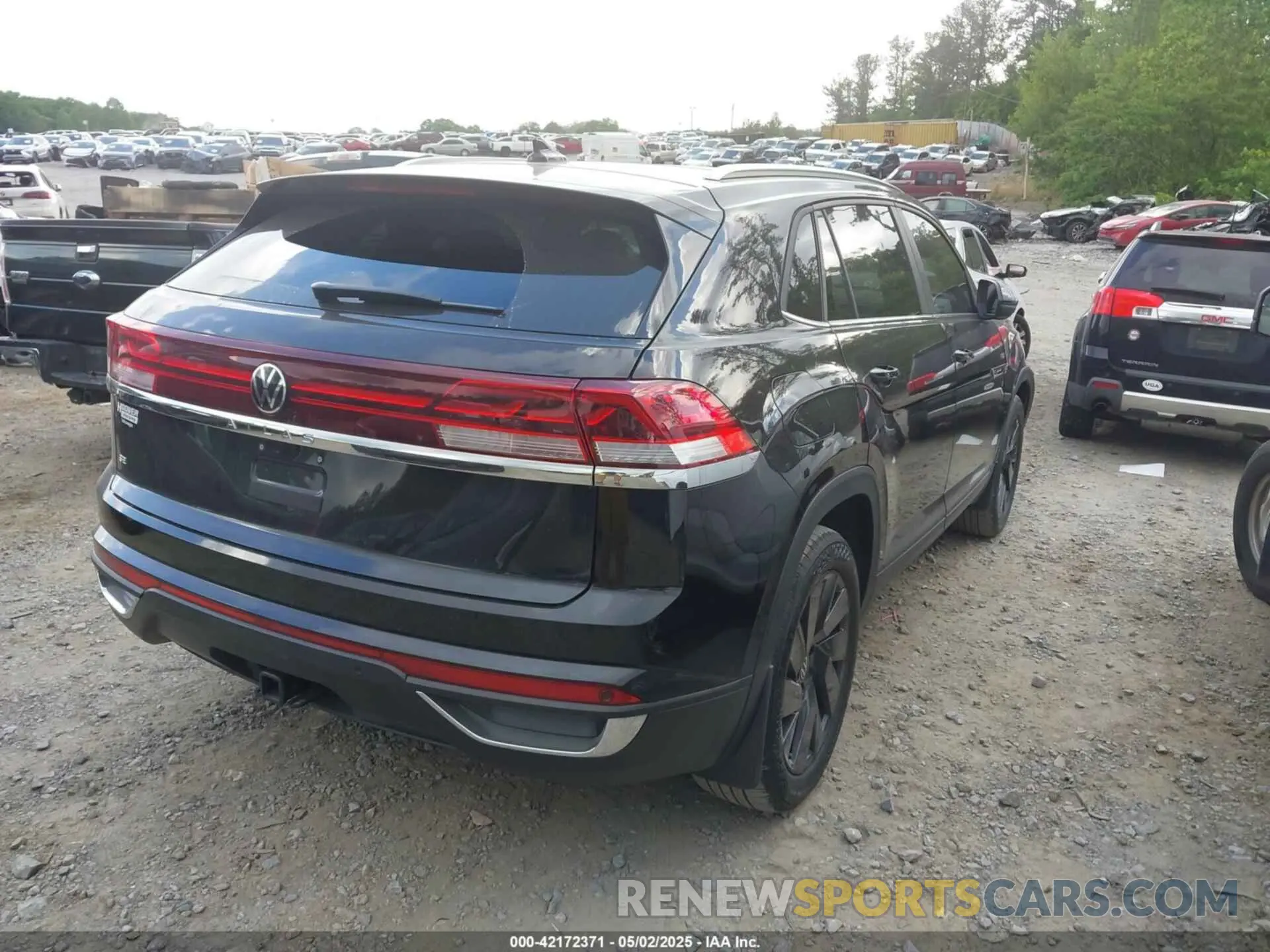 4 Photograph of a damaged car 1V2JE2CA4SC210090 VOLKSWAGEN ATLAS CROSS SPORT 2025