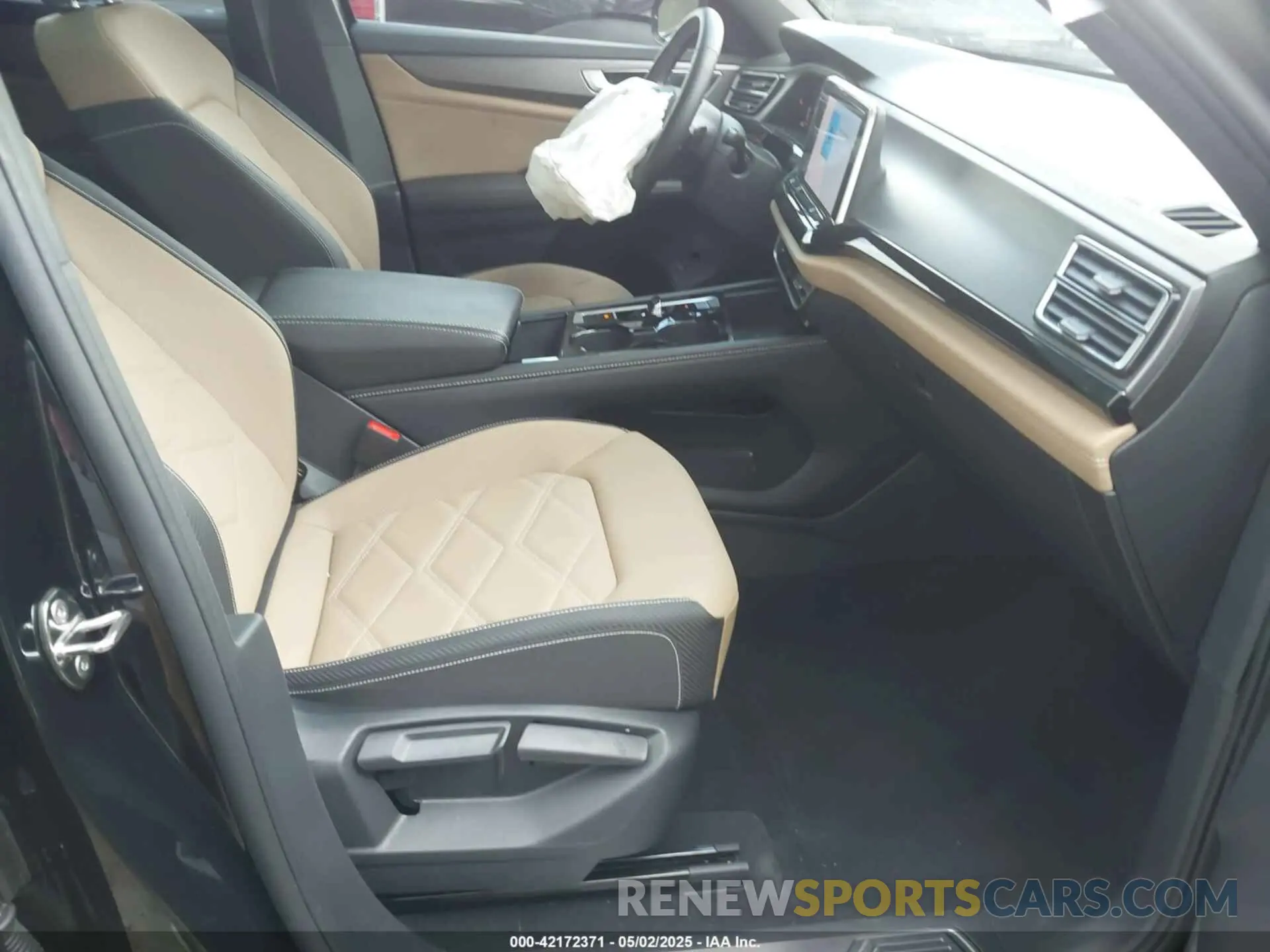 5 Photograph of a damaged car 1V2JE2CA4SC210090 VOLKSWAGEN ATLAS CROSS SPORT 2025