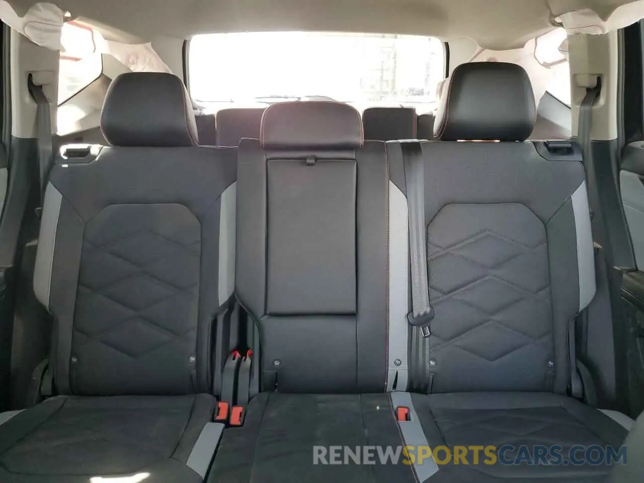 10 Photograph of a damaged car 1V2CR2CA0RC556421 VOLKSWAGEN ATLAS PEAK 2024