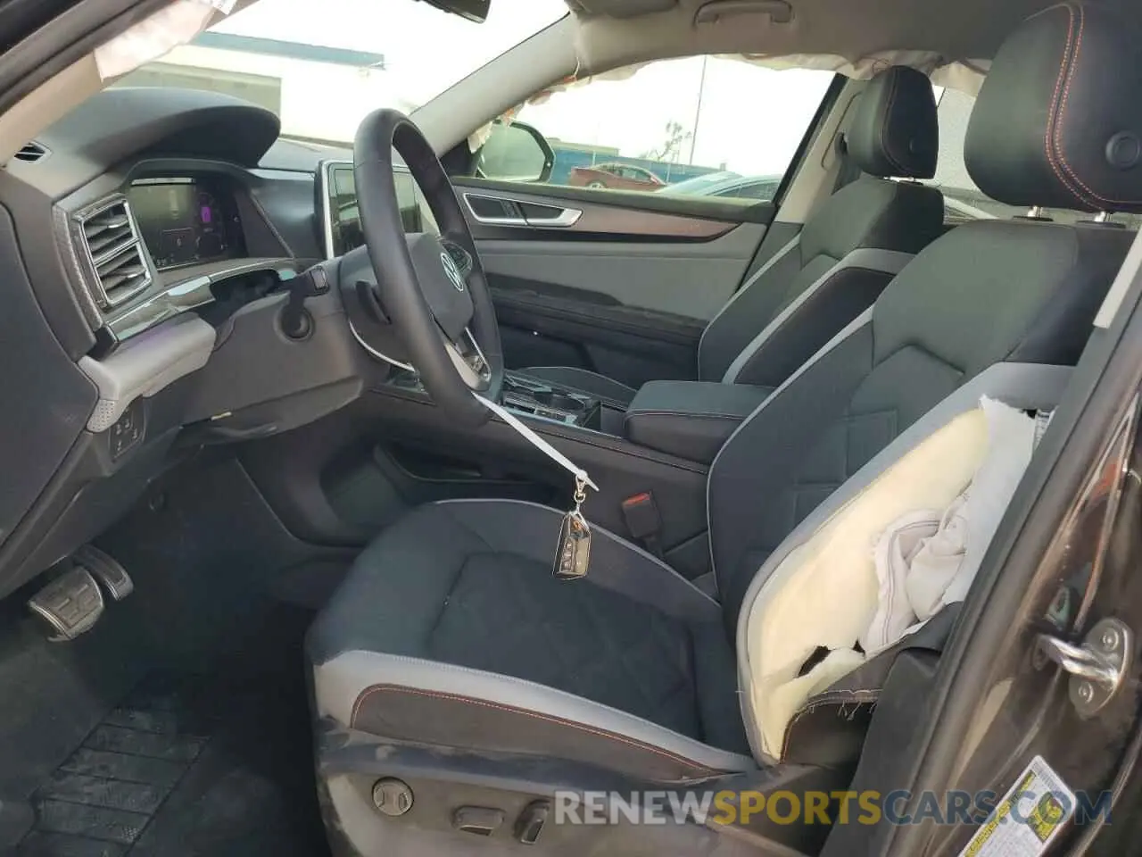 7 Photograph of a damaged car 1V2CR2CA0RC556421 VOLKSWAGEN ATLAS PEAK 2024