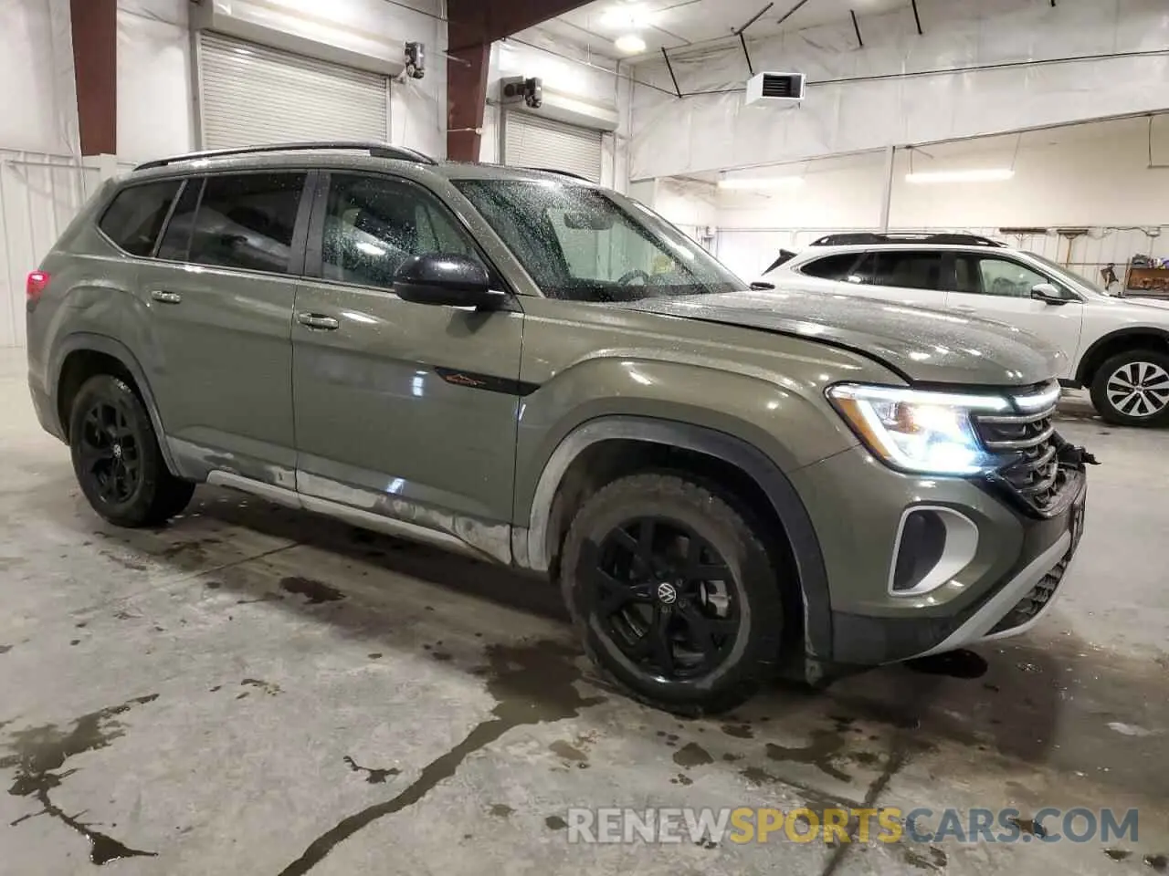 4 Photograph of a damaged car 1V2CR2CA2RC595138 VOLKSWAGEN ATLAS PEAK 2024
