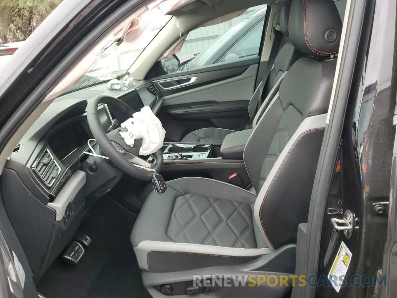 7 Photograph of a damaged car 1V2CR2CA3RC567252 VOLKSWAGEN ATLAS PEAK 2024