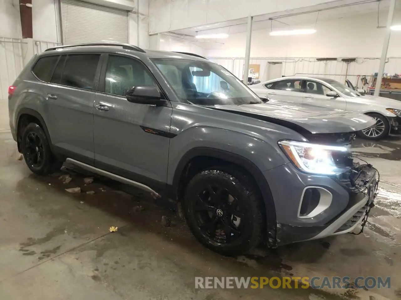 4 Photograph of a damaged car 1V2CR2CA4RC581662 VOLKSWAGEN ATLAS PEAK 2024
