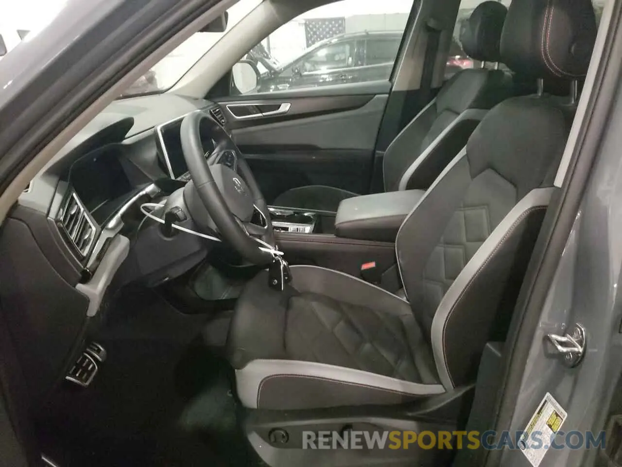 7 Photograph of a damaged car 1V2CR2CA4RC581662 VOLKSWAGEN ATLAS PEAK 2024