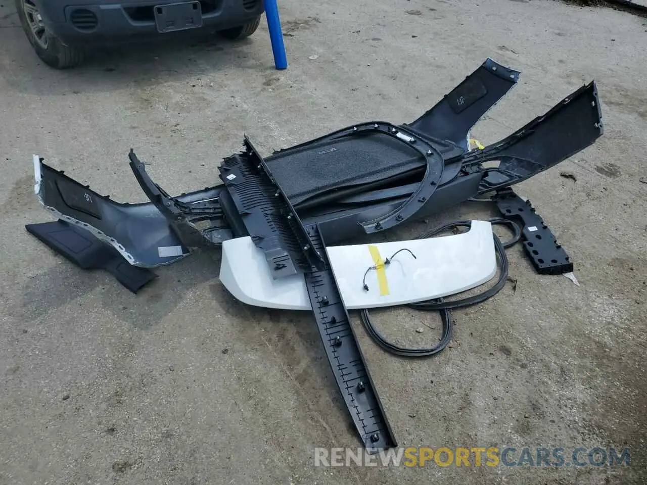 12 Photograph of a damaged car 1V2GR2CA0RC602704 VOLKSWAGEN ATLAS PEAK 2024