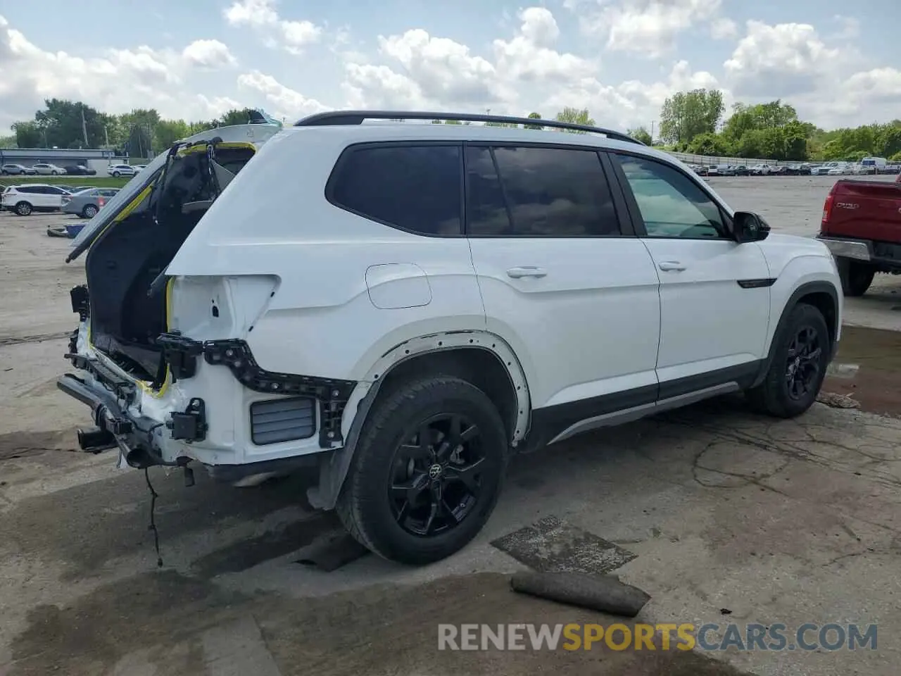 3 Photograph of a damaged car 1V2GR2CA0RC602704 VOLKSWAGEN ATLAS PEAK 2024