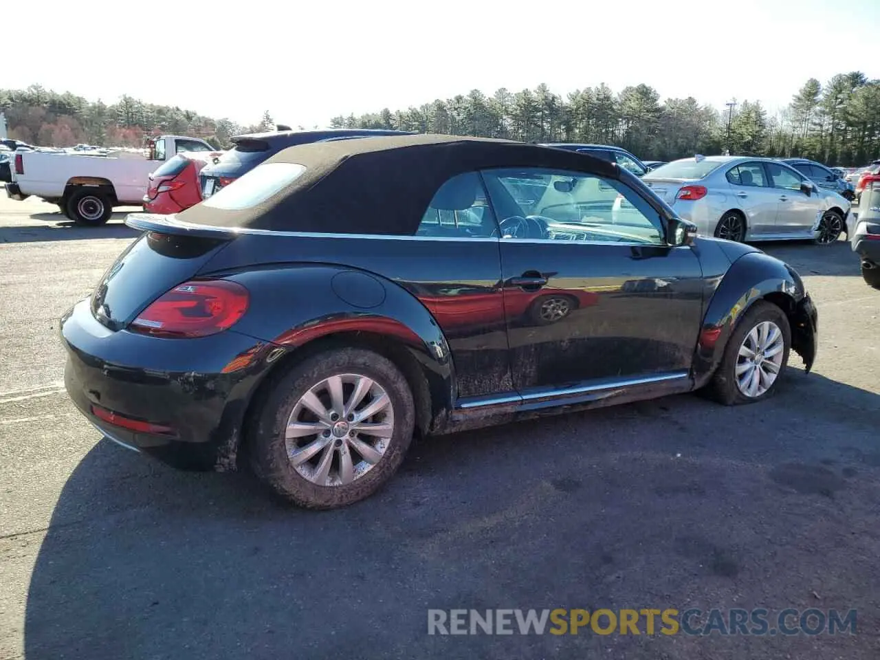 3 Photograph of a damaged car 3VW5DAAT0KM506031 VOLKSWAGEN BEETLE 2019