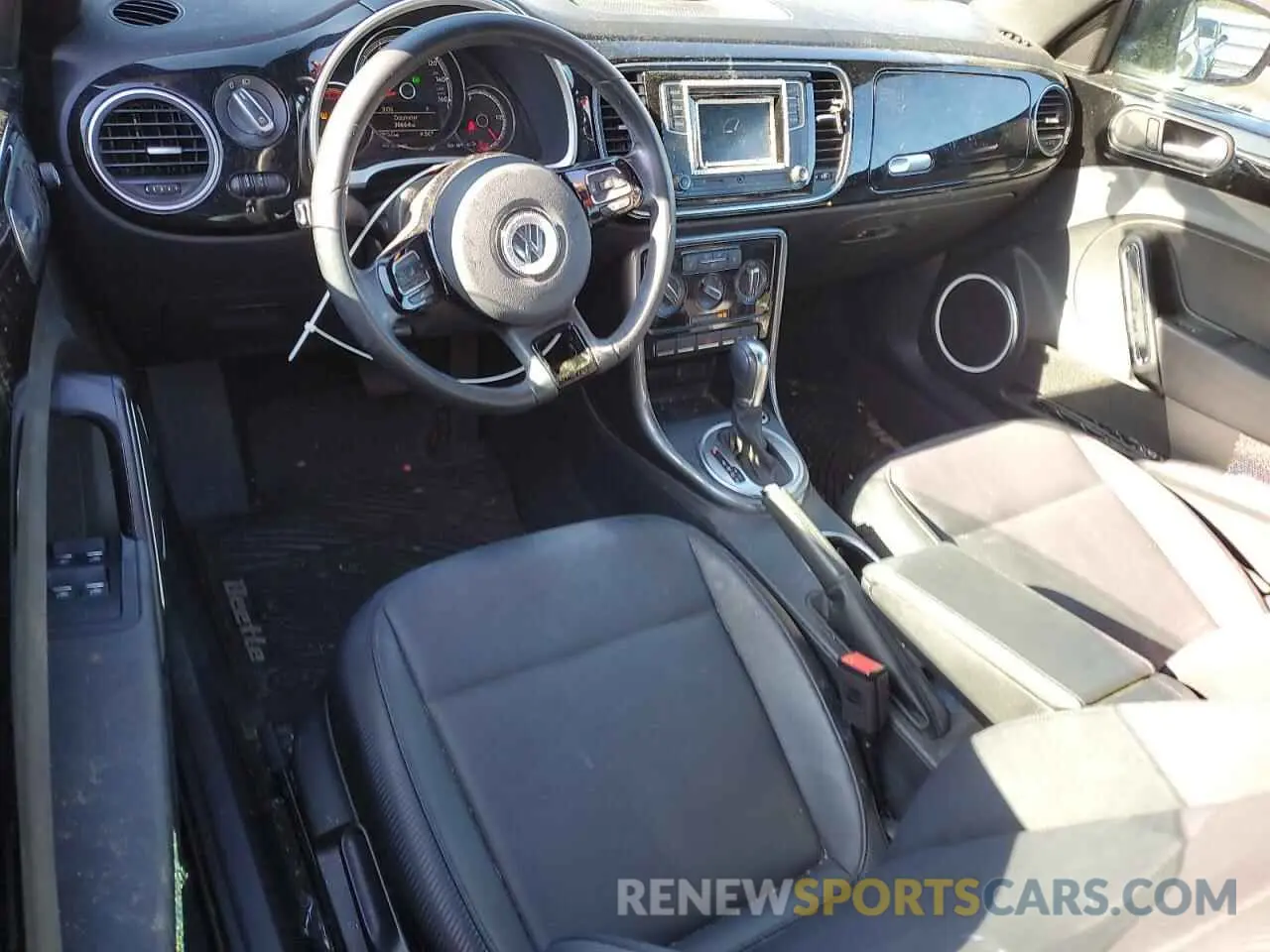 8 Photograph of a damaged car 3VW5DAAT0KM506031 VOLKSWAGEN BEETLE 2019