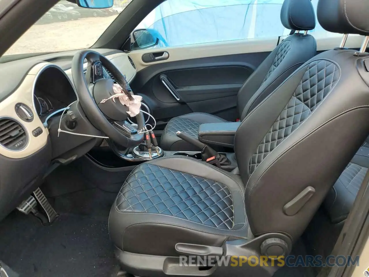 7 Photograph of a damaged car 3VW5DAAT0KM507129 VOLKSWAGEN BEETLE 2019