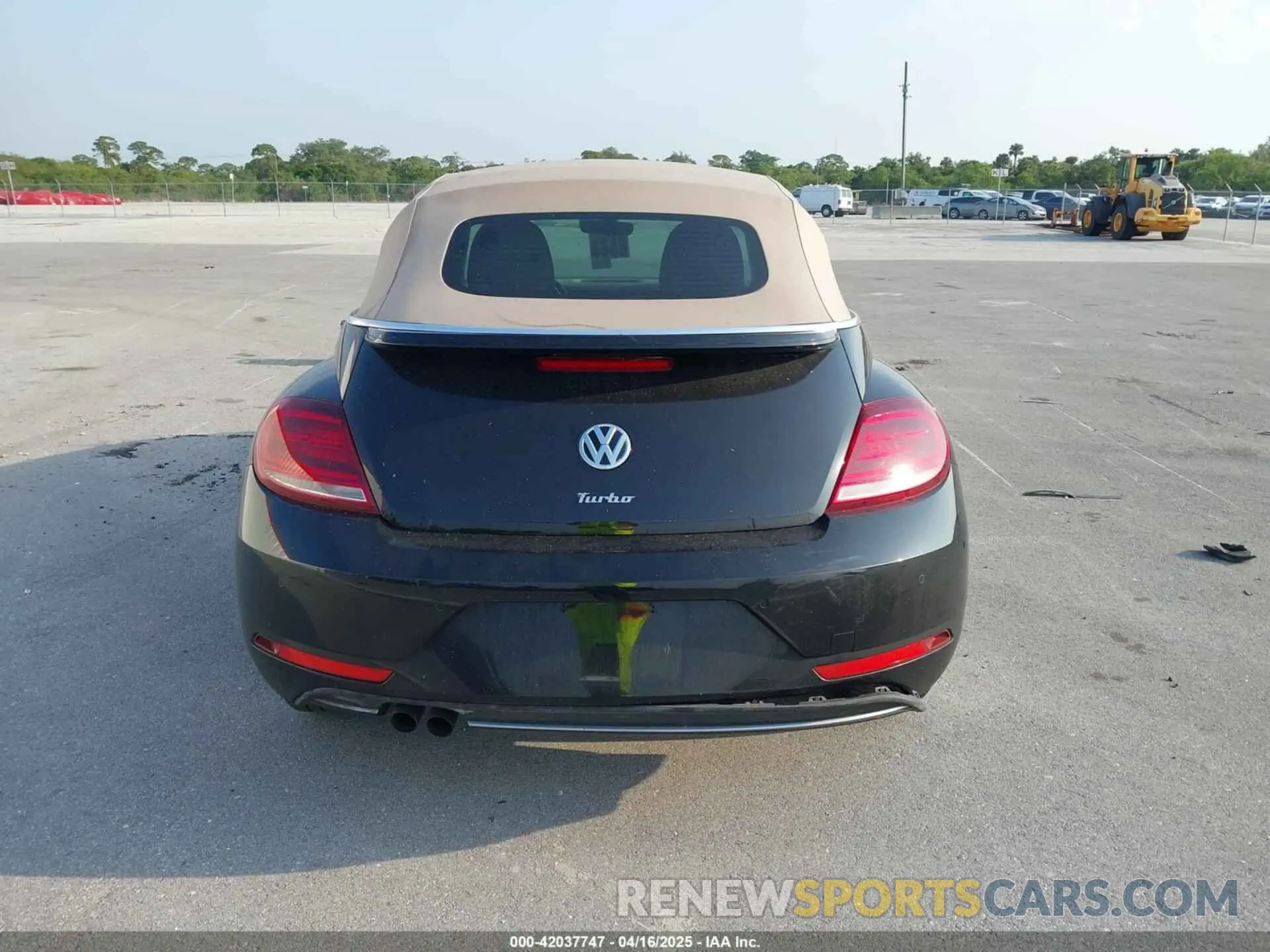 16 Photograph of a damaged car 3VW5DAAT0KM508720 VOLKSWAGEN BEETLE 2019