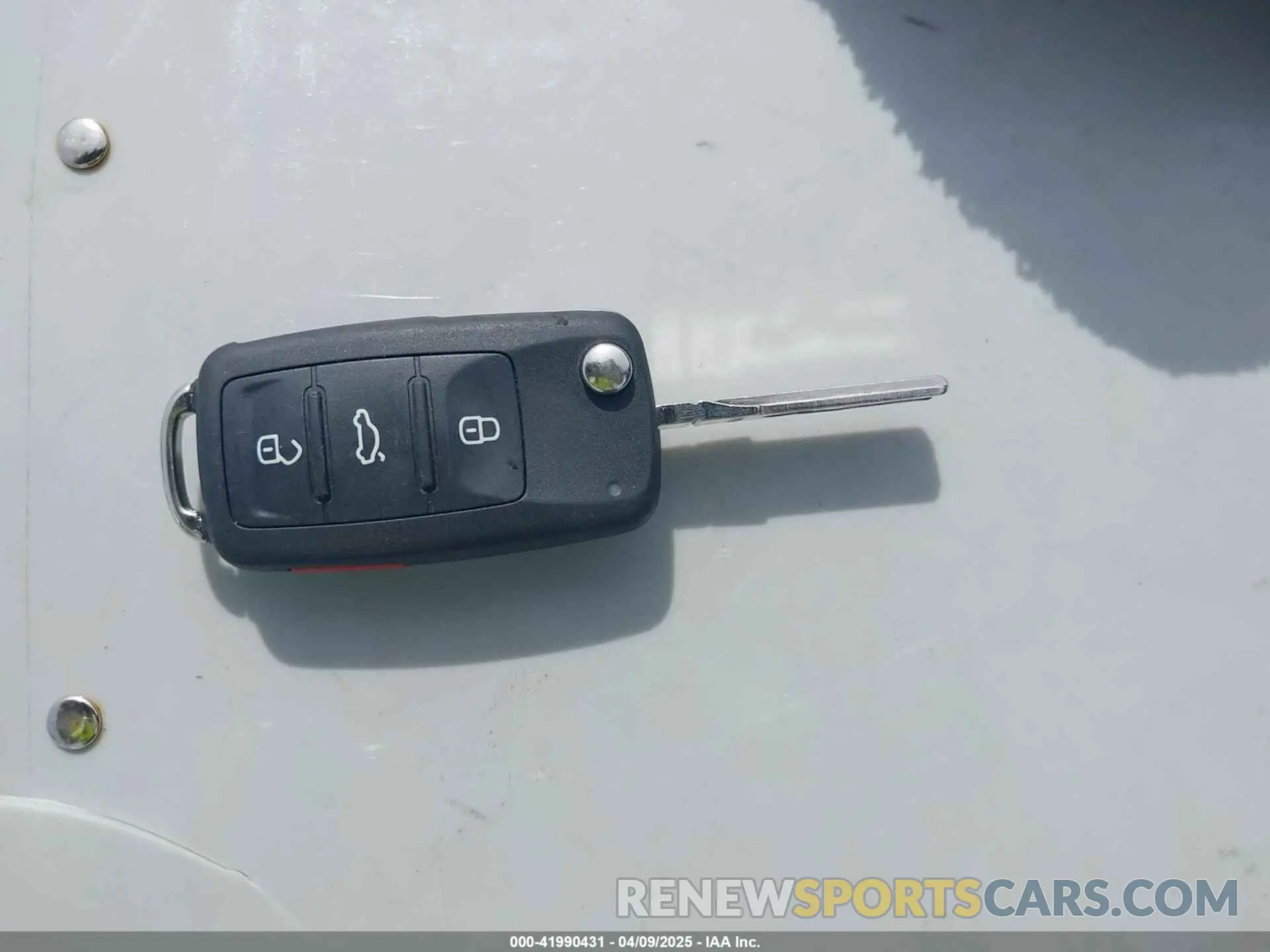 11 Photograph of a damaged car 3VW5DAAT3KM506167 VOLKSWAGEN BEETLE 2019