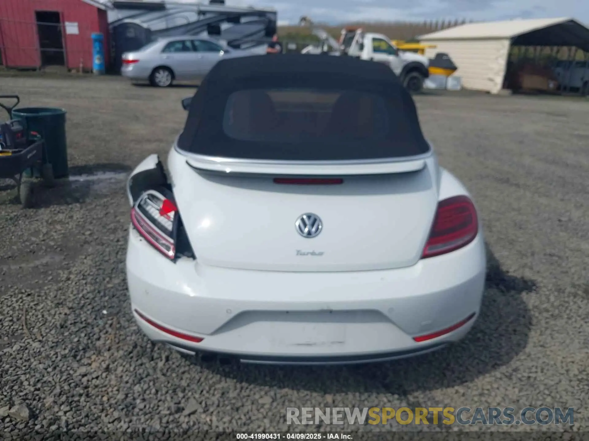 17 Photograph of a damaged car 3VW5DAAT3KM506167 VOLKSWAGEN BEETLE 2019