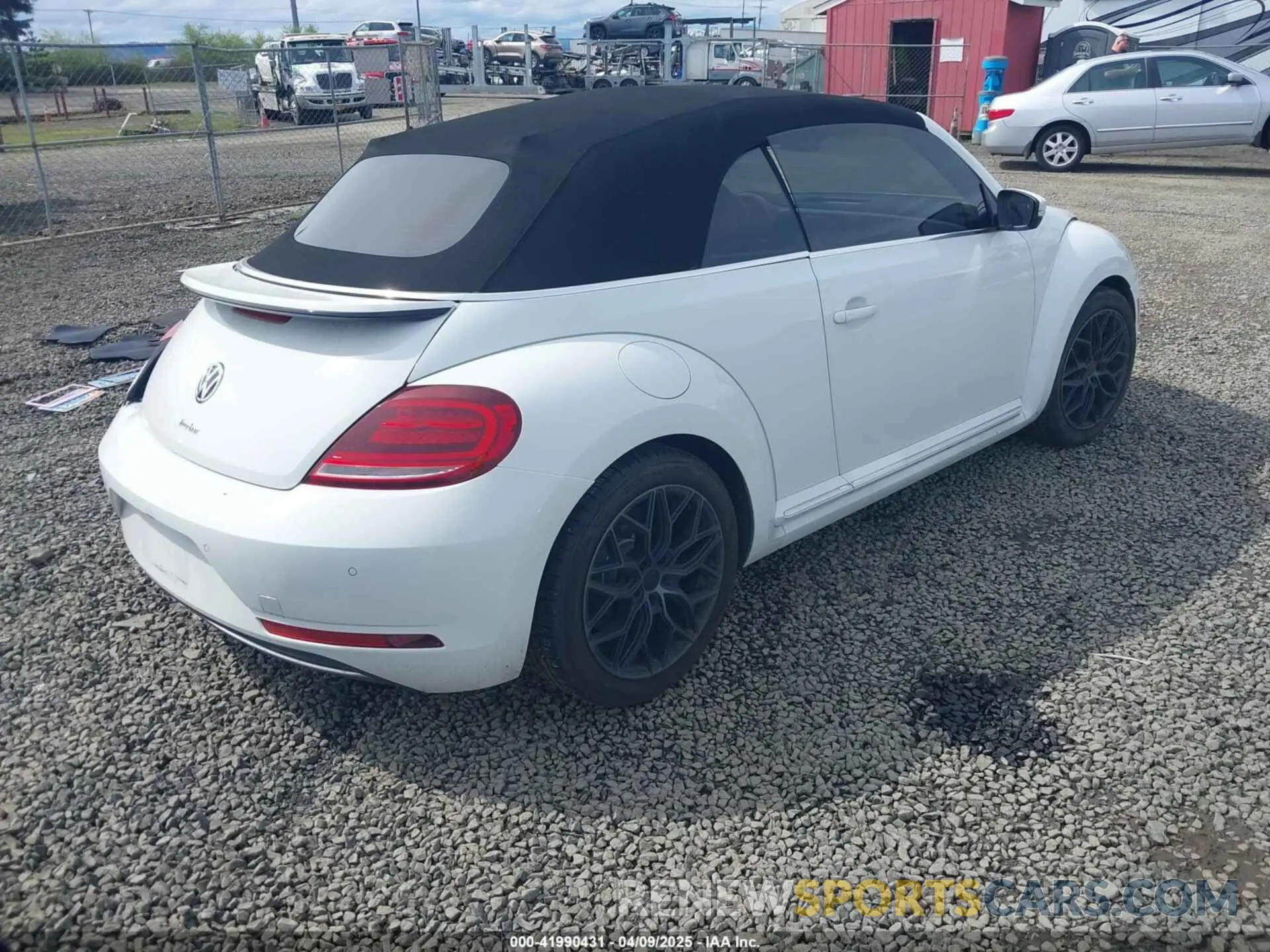 4 Photograph of a damaged car 3VW5DAAT3KM506167 VOLKSWAGEN BEETLE 2019