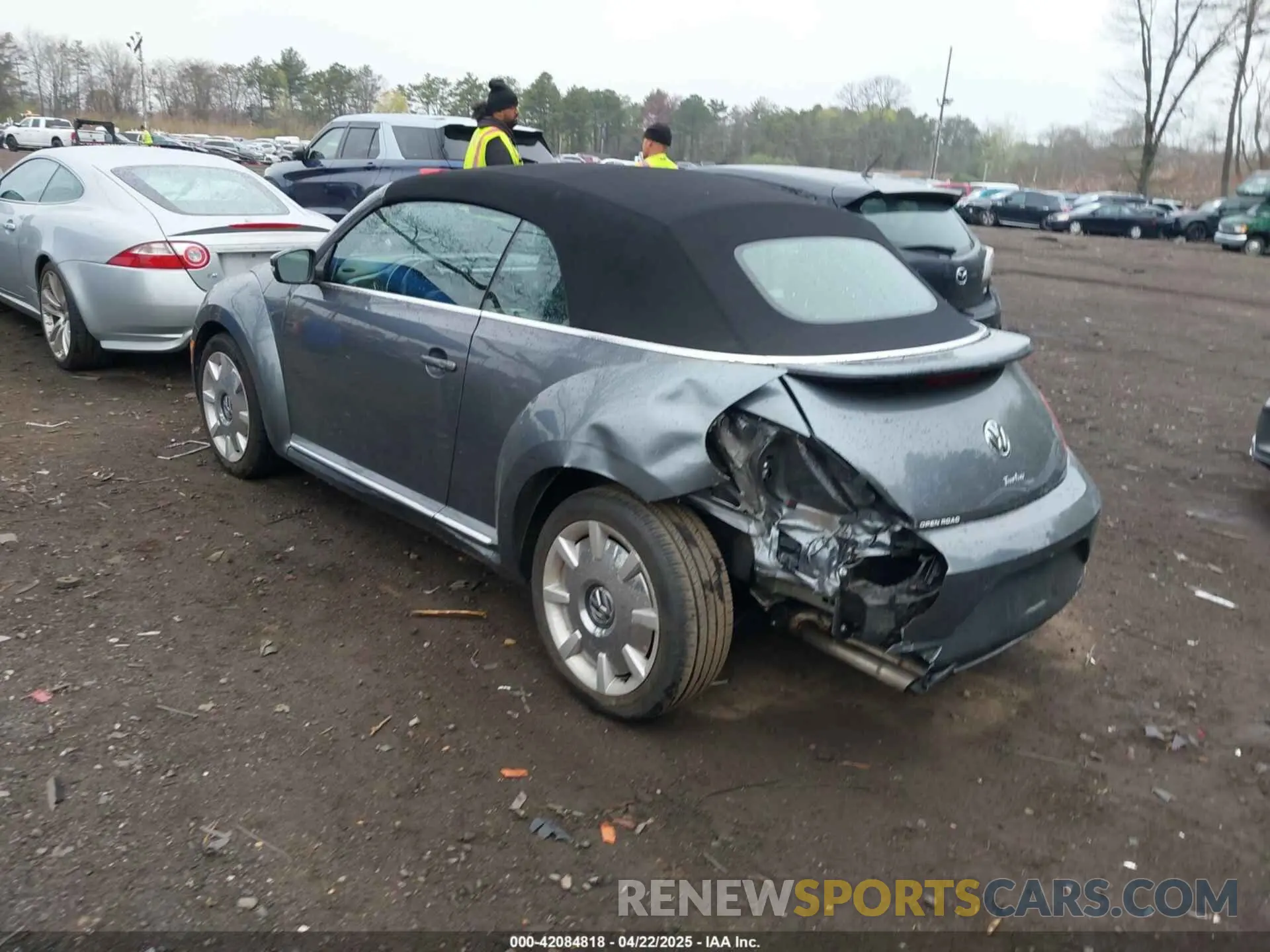 3 Photograph of a damaged car 3VW5DAAT6KM505210 VOLKSWAGEN BEETLE 2019