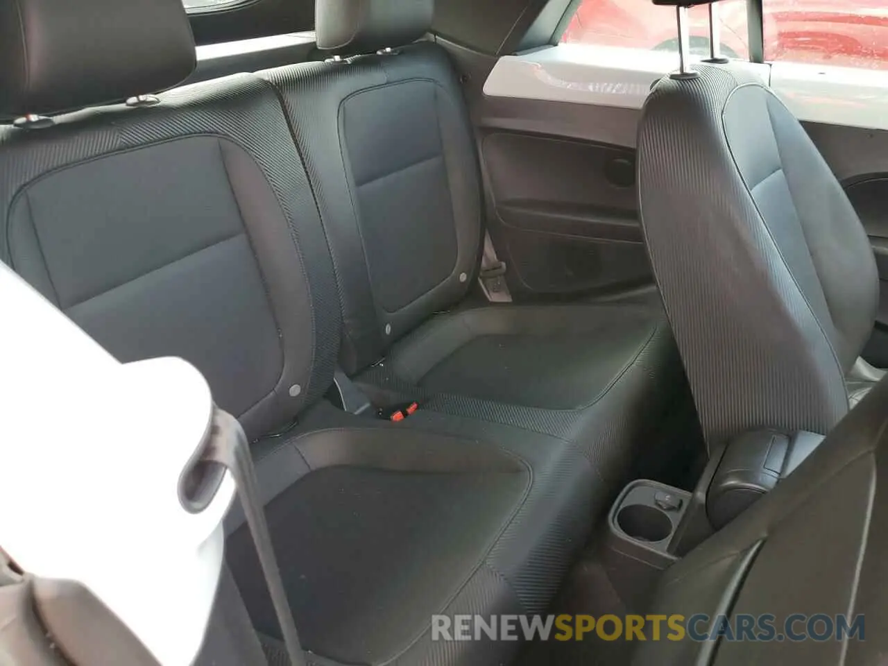 10 Photograph of a damaged car 3VW5DAAT9KM507517 VOLKSWAGEN BEETLE 2019