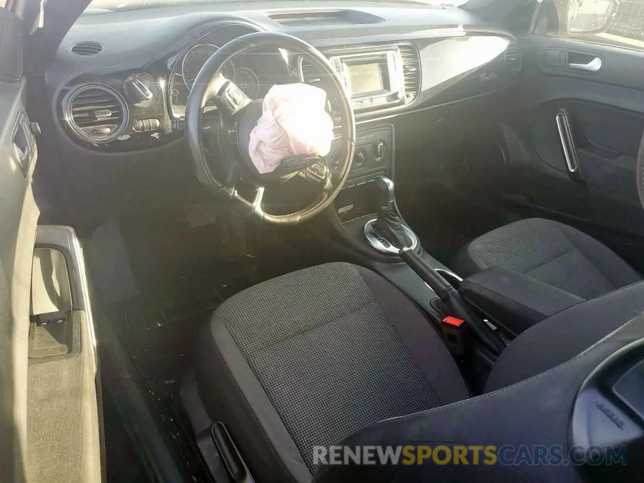 8 Photograph of a damaged car 3VWFD7AT1KM708237 VOLKSWAGEN BEETLE 2019