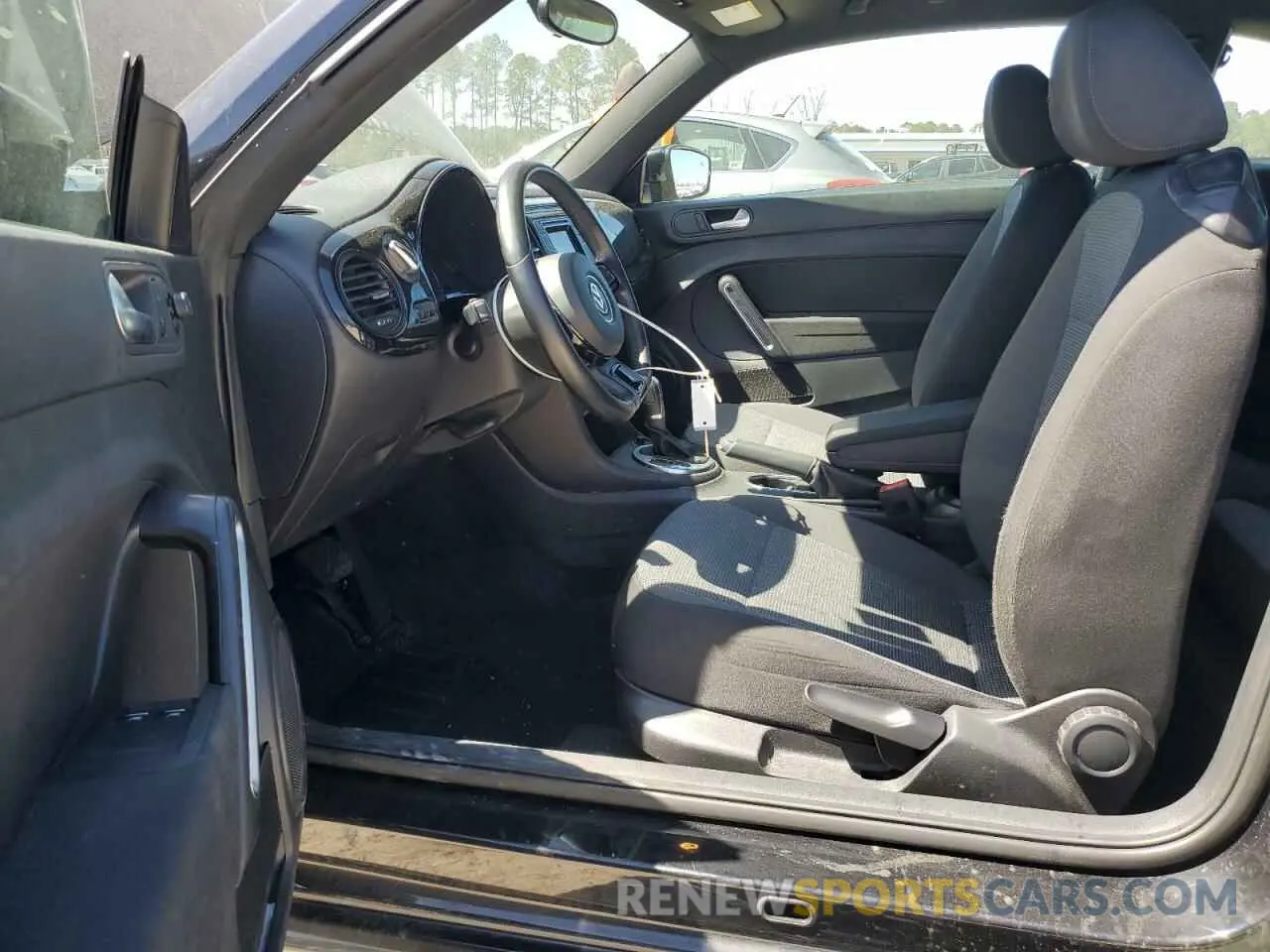 7 Photograph of a damaged car 3VWFD7AT3KM700933 VOLKSWAGEN BEETLE 2019