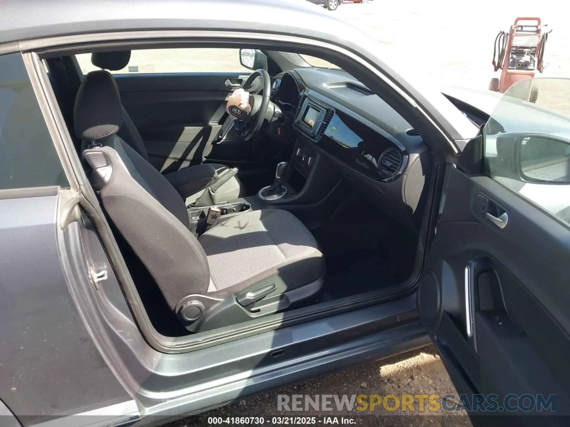 5 Photograph of a damaged car 3VWFD7AT3KM707221 VOLKSWAGEN BEETLE 2019