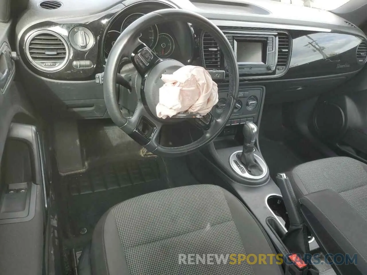 8 Photograph of a damaged car 3VWFD7AT4KM710239 VOLKSWAGEN BEETLE 2019