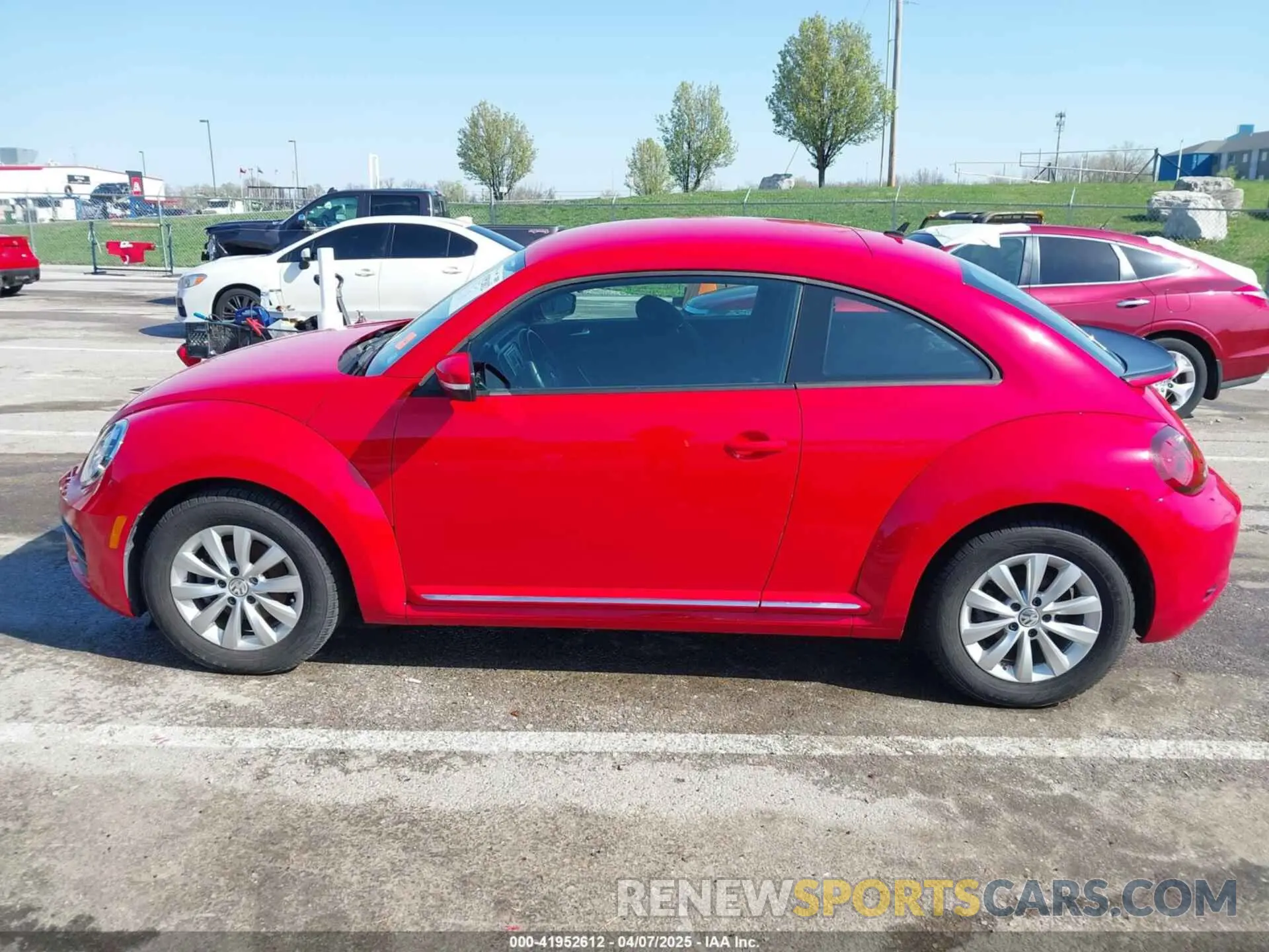 14 Photograph of a damaged car 3VWFD7AT8KM720868 VOLKSWAGEN BEETLE 2019