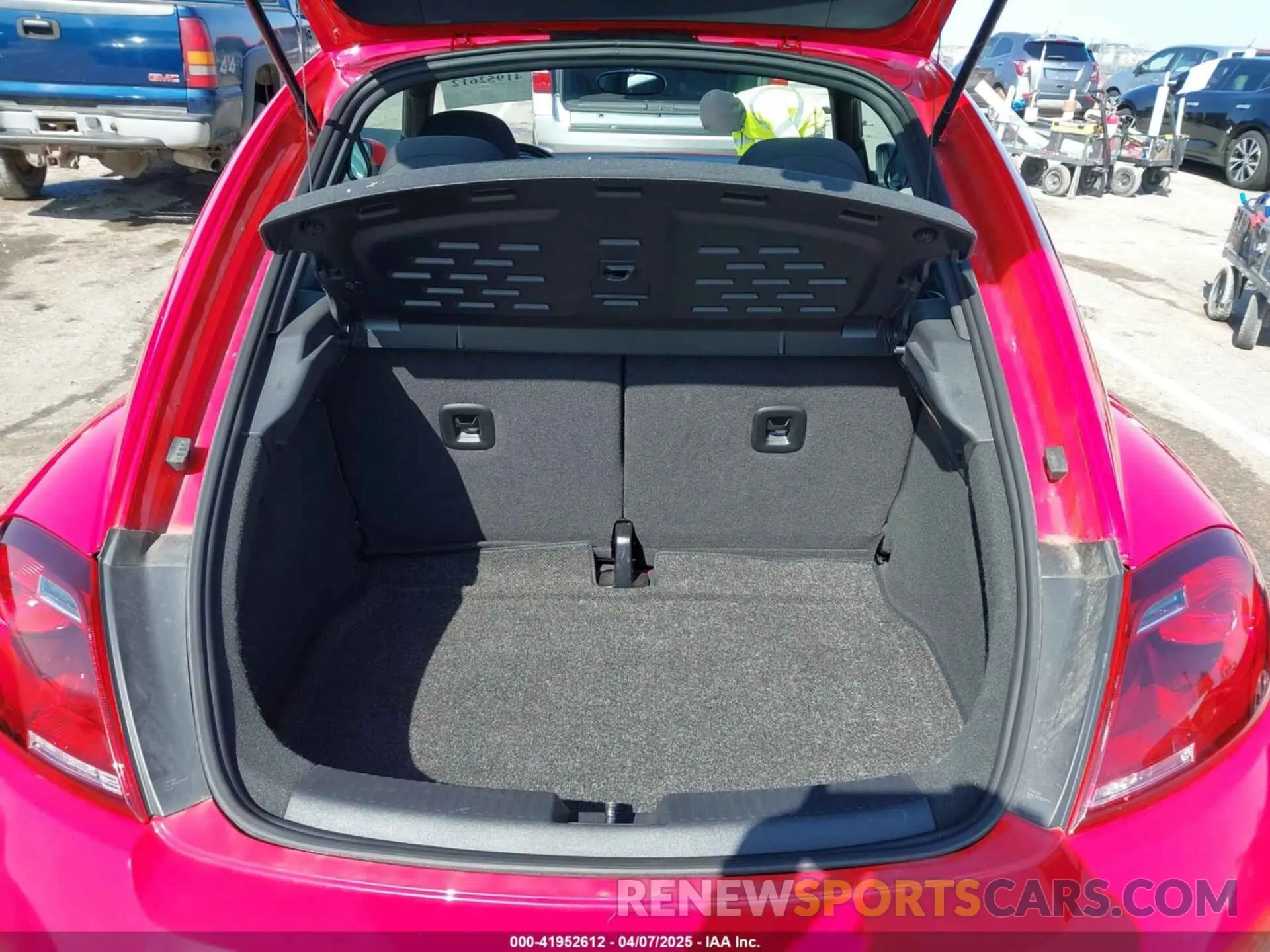 17 Photograph of a damaged car 3VWFD7AT8KM720868 VOLKSWAGEN BEETLE 2019