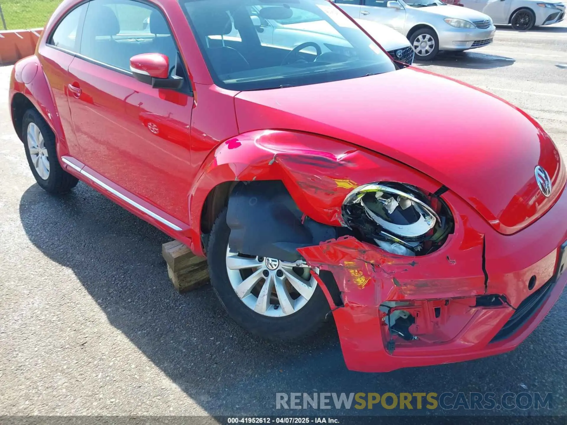 6 Photograph of a damaged car 3VWFD7AT8KM720868 VOLKSWAGEN BEETLE 2019