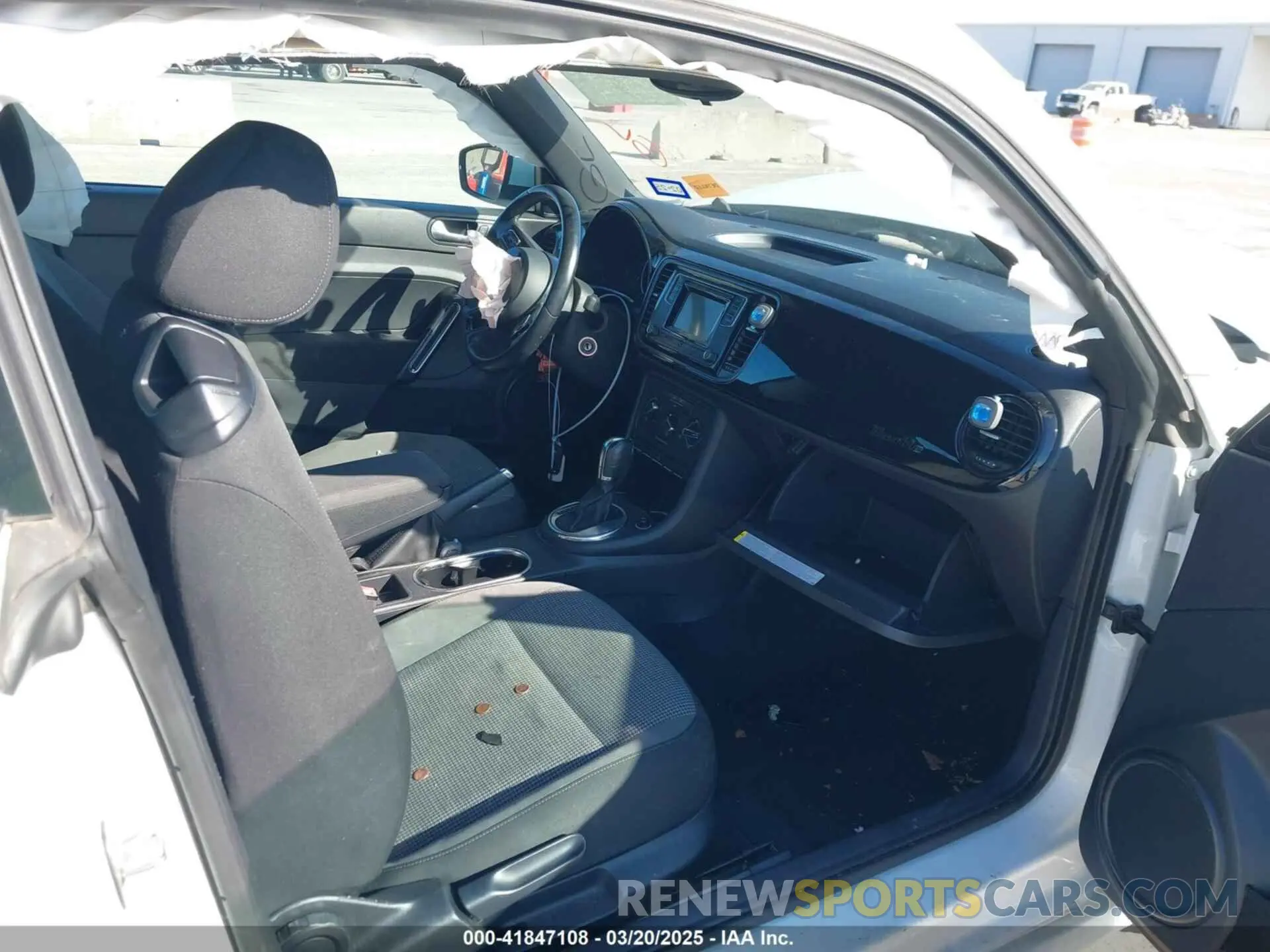5 Photograph of a damaged car 3VWFD7AT9KM707398 VOLKSWAGEN BEETLE 2019