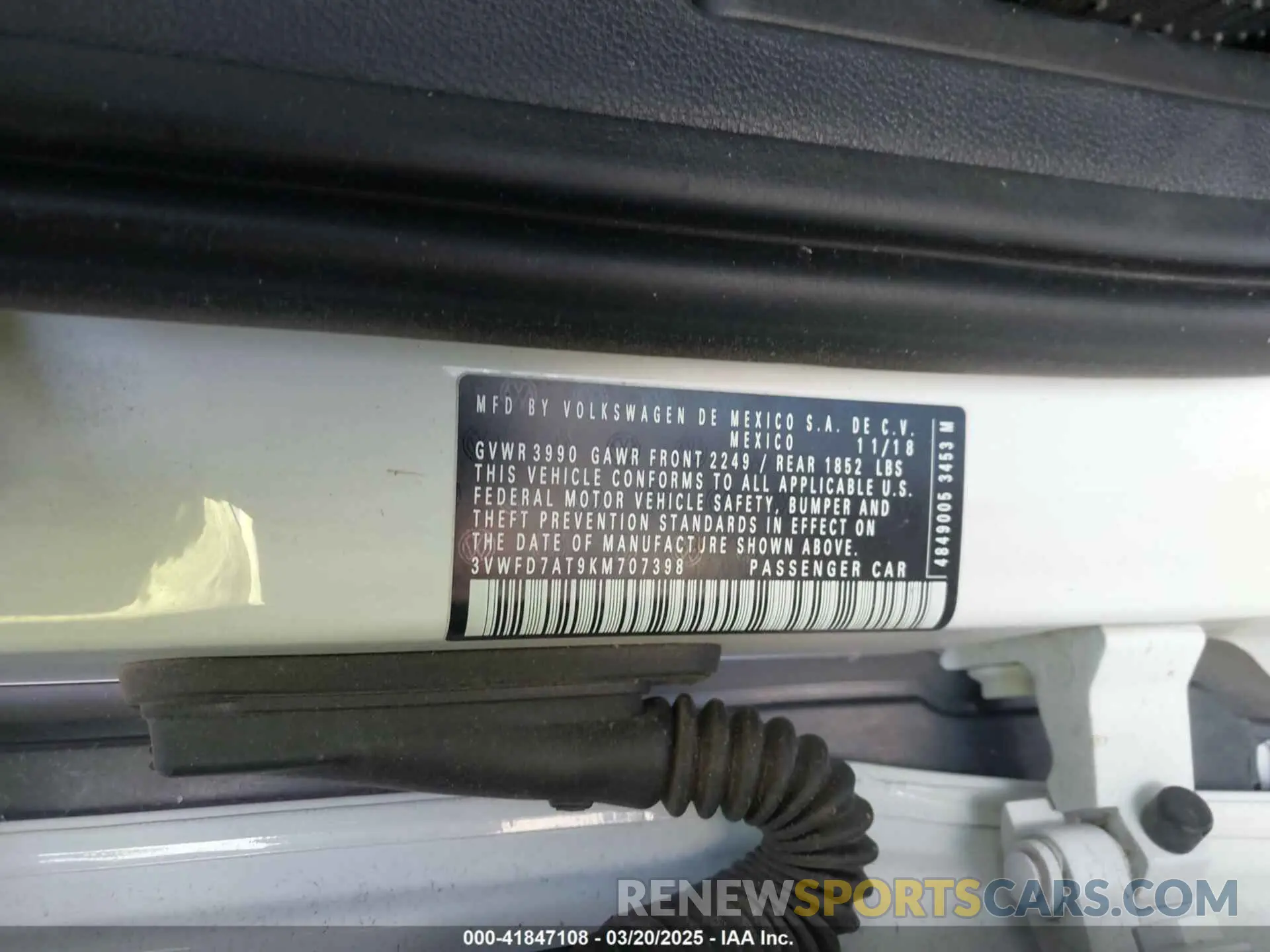9 Photograph of a damaged car 3VWFD7AT9KM707398 VOLKSWAGEN BEETLE 2019