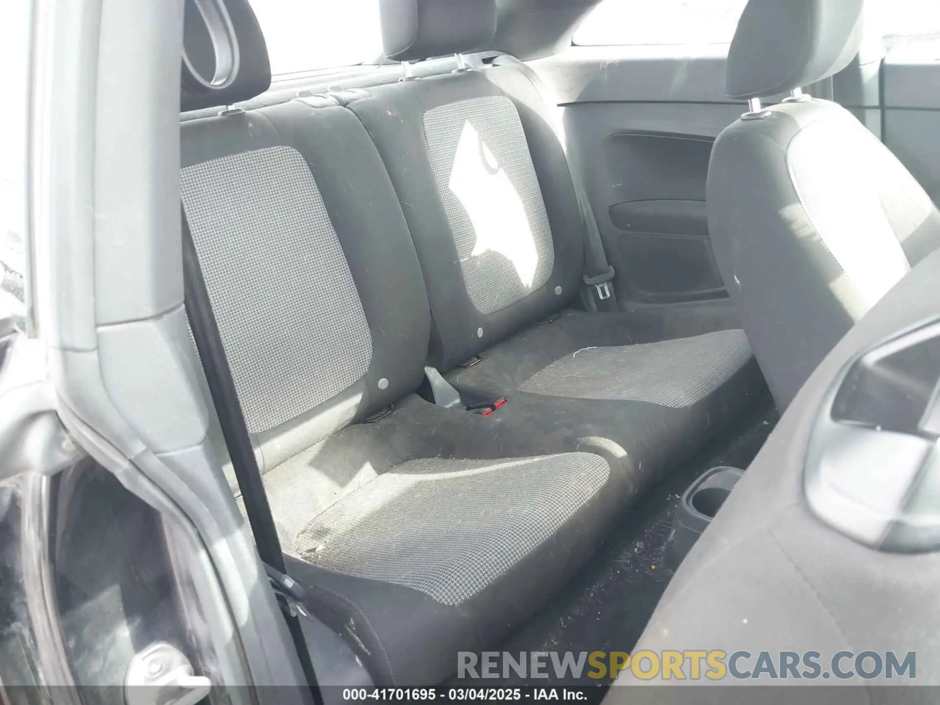 8 Photograph of a damaged car 3VWFD7ATXKM709046 VOLKSWAGEN BEETLE 2019