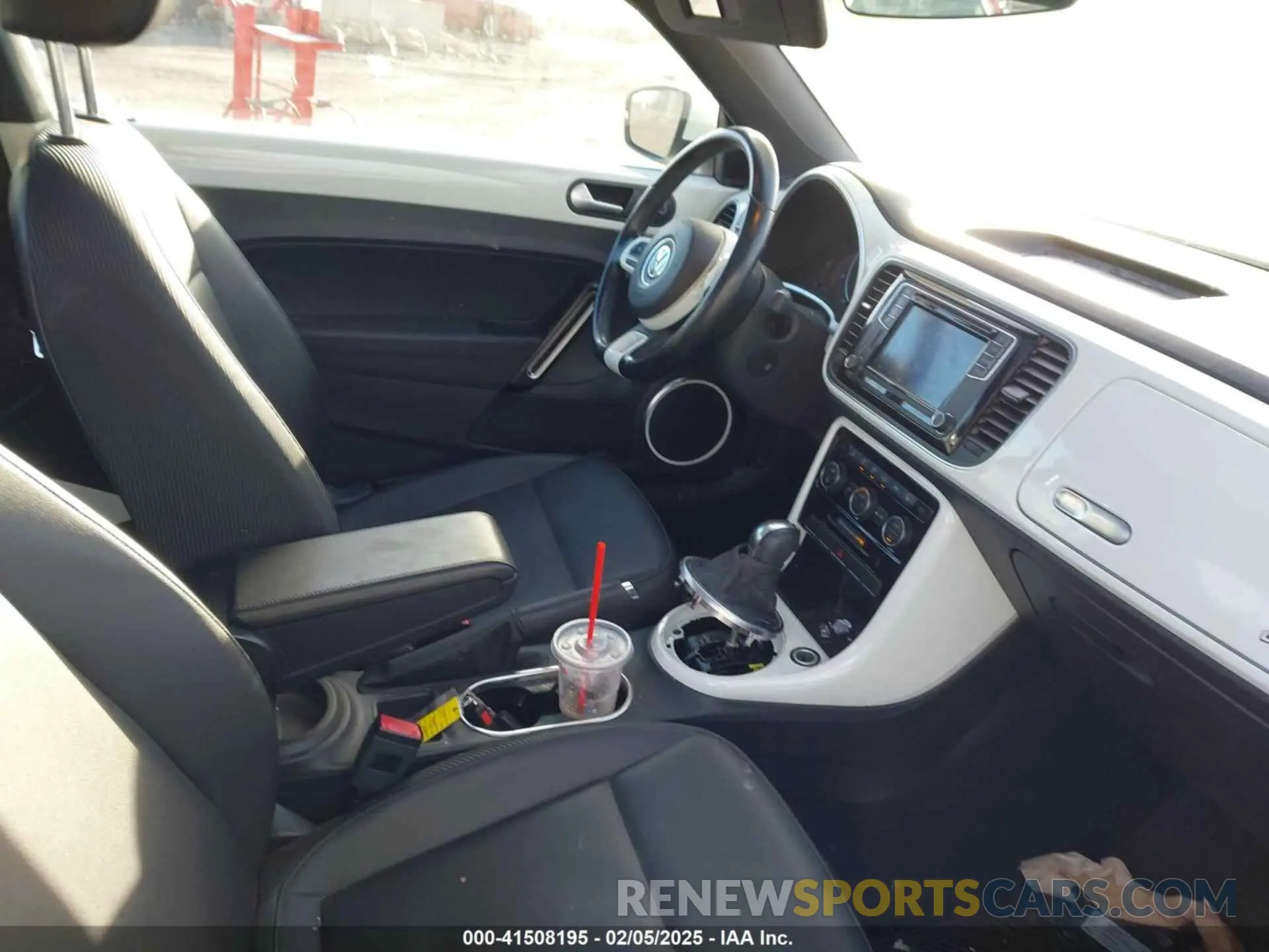 5 Photograph of a damaged car 3VWJD7AT6KM713525 VOLKSWAGEN BEETLE 2019