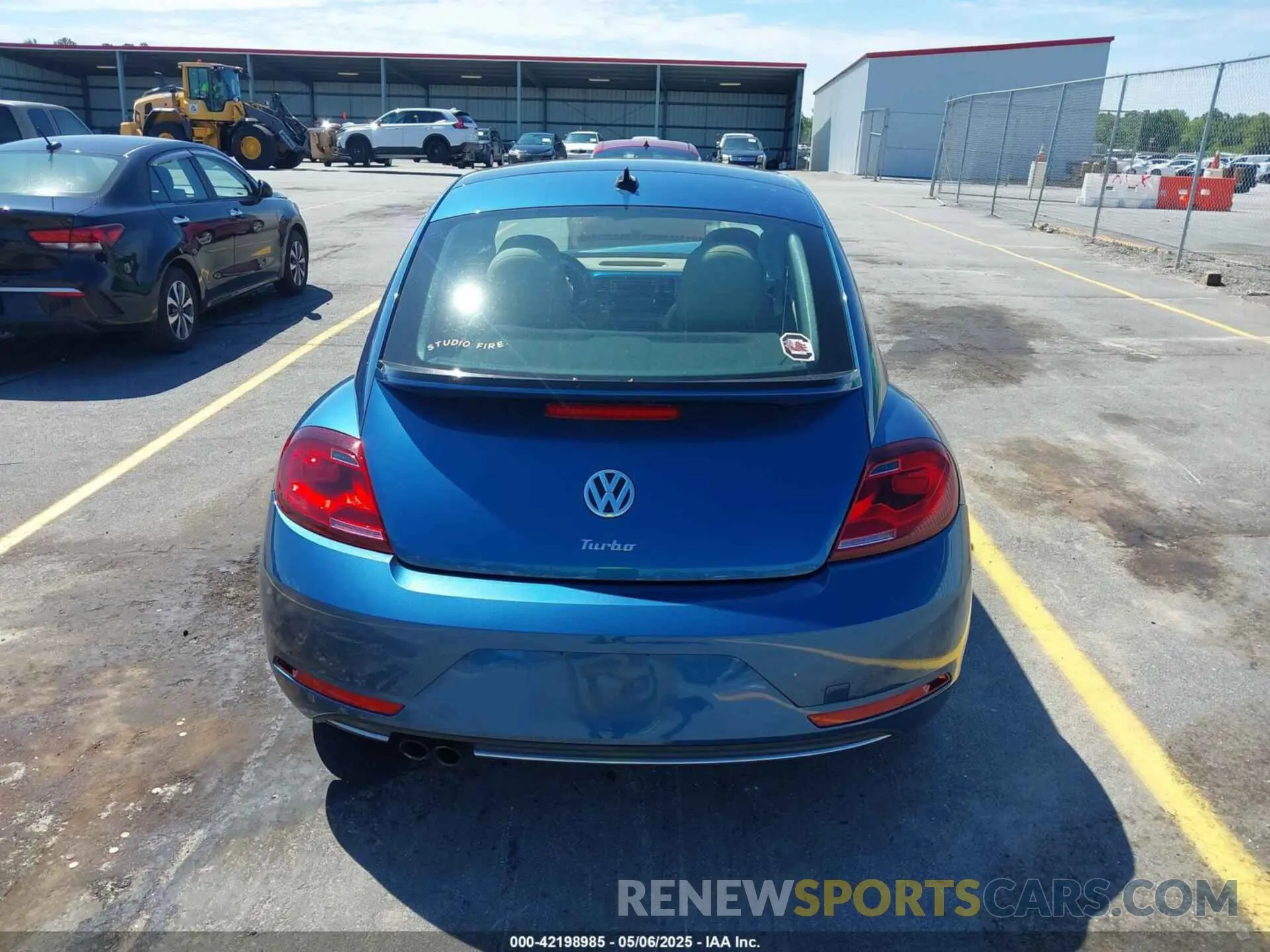 16 Photograph of a damaged car 3VWJD7AT9KM707170 VOLKSWAGEN BEETLE 2019
