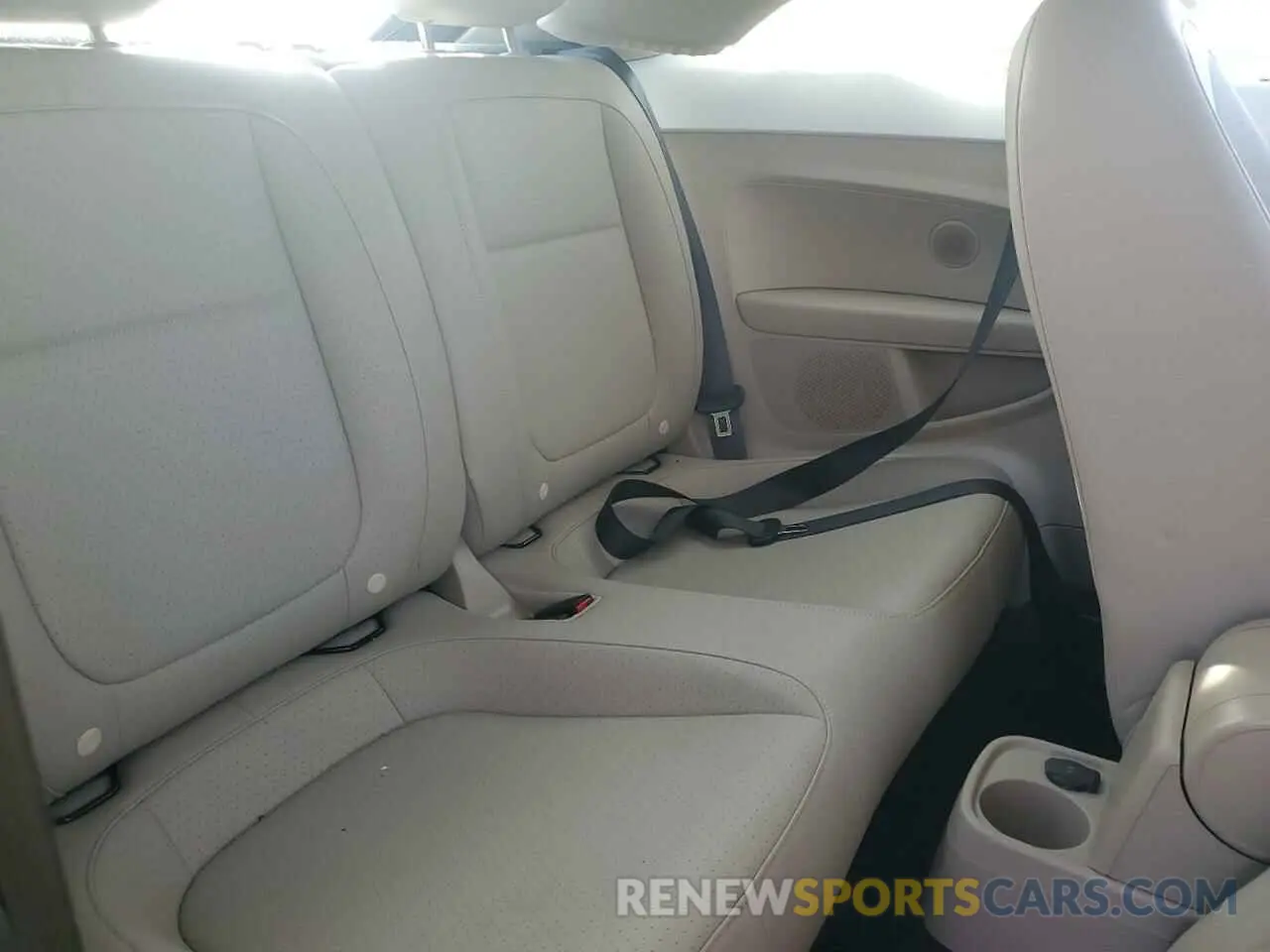 10 Photograph of a damaged car 3VWJD7AT9KM720369 VOLKSWAGEN BEETLE 2019