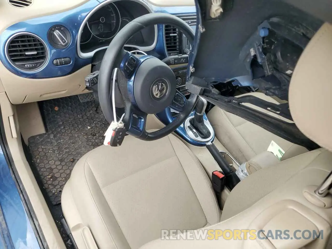 8 Photograph of a damaged car 3VWJD7ATXKM716699 VOLKSWAGEN BEETLE 2019