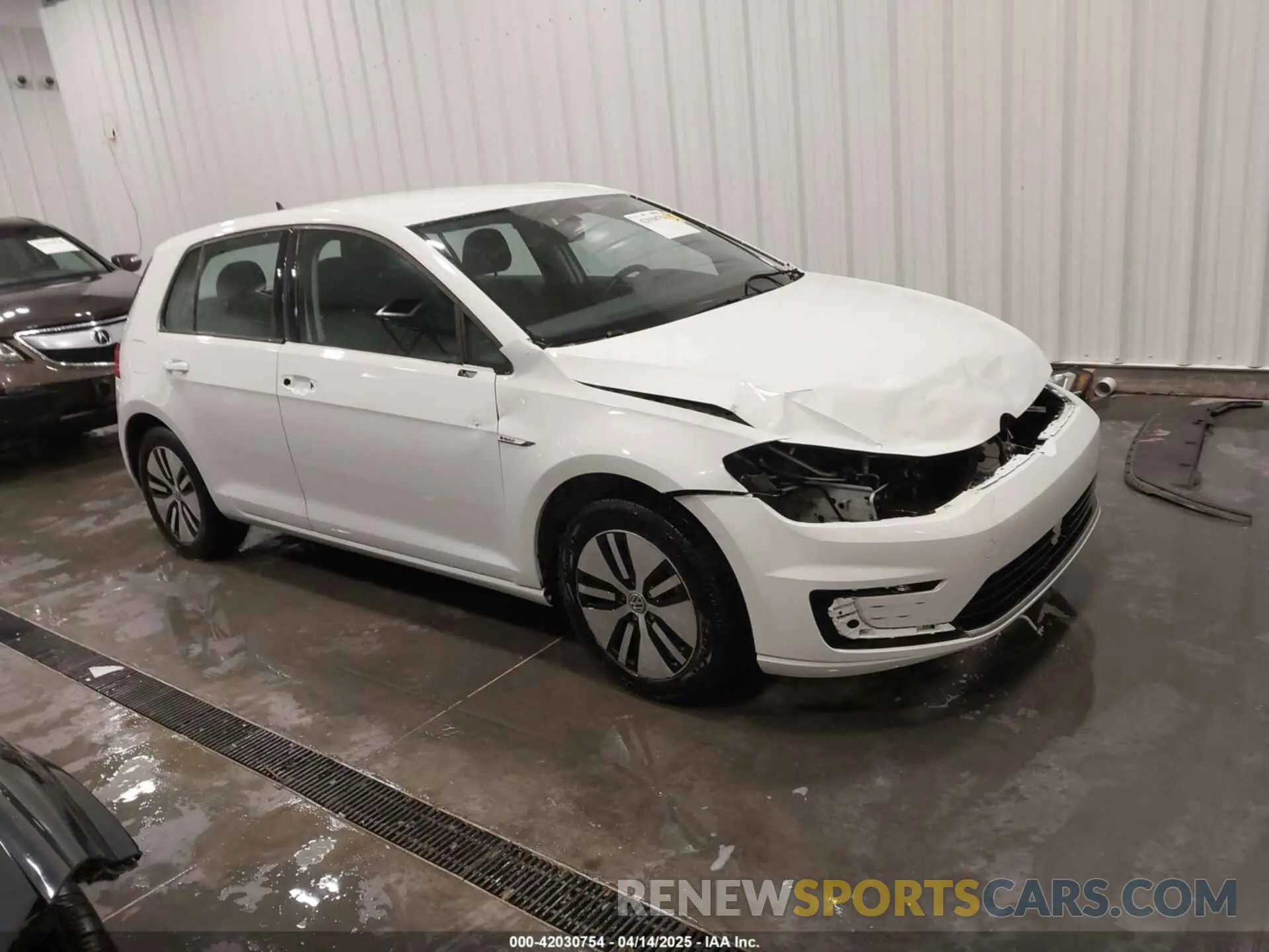 1 Photograph of a damaged car WVWKR7AU2KW907826 VOLKSWAGEN E-GOLF 2019
