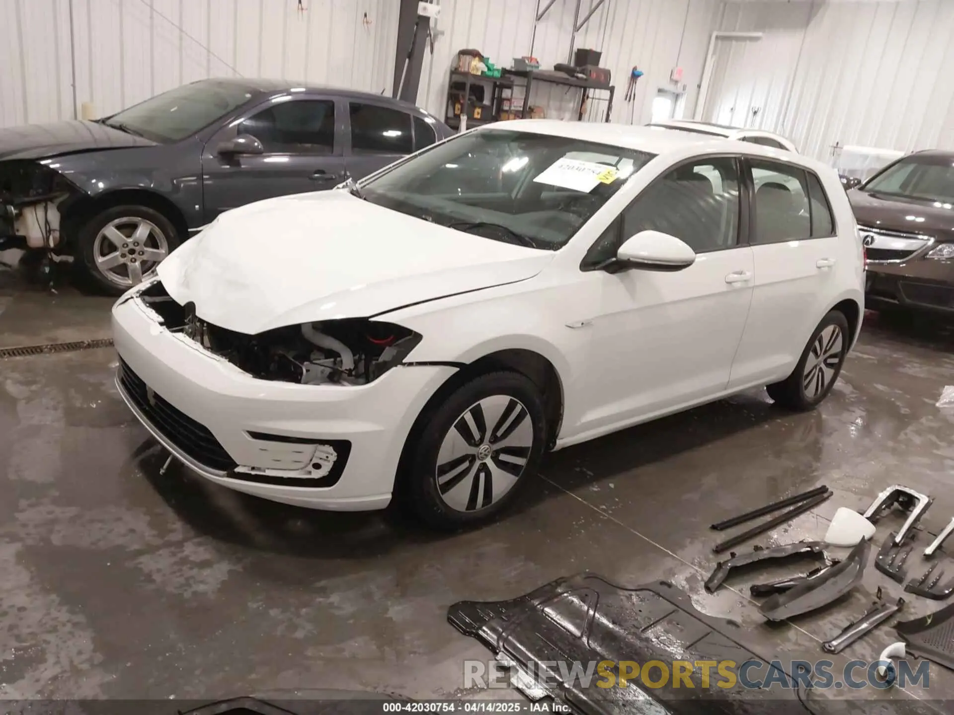 2 Photograph of a damaged car WVWKR7AU2KW907826 VOLKSWAGEN E-GOLF 2019