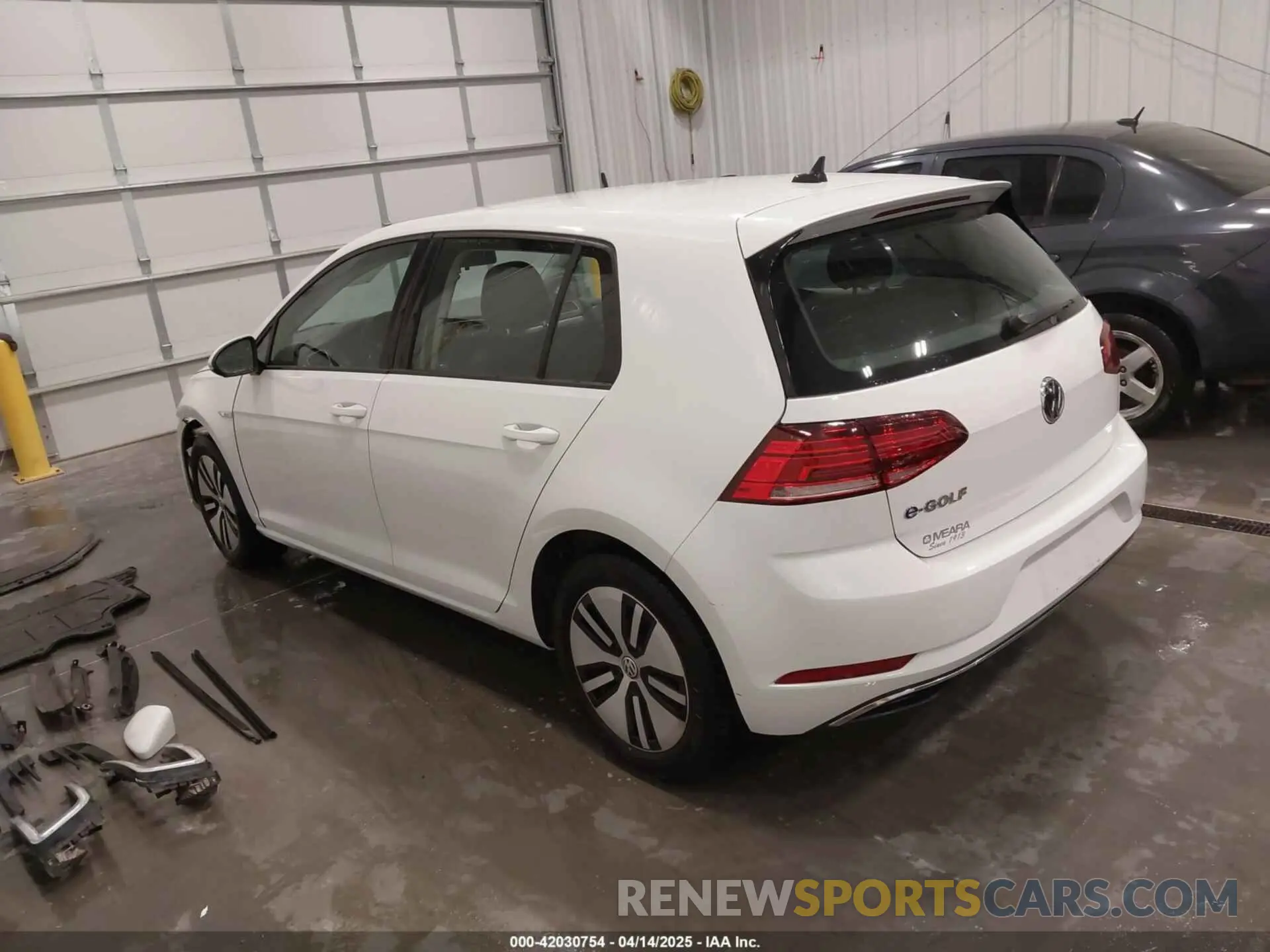 3 Photograph of a damaged car WVWKR7AU2KW907826 VOLKSWAGEN E-GOLF 2019